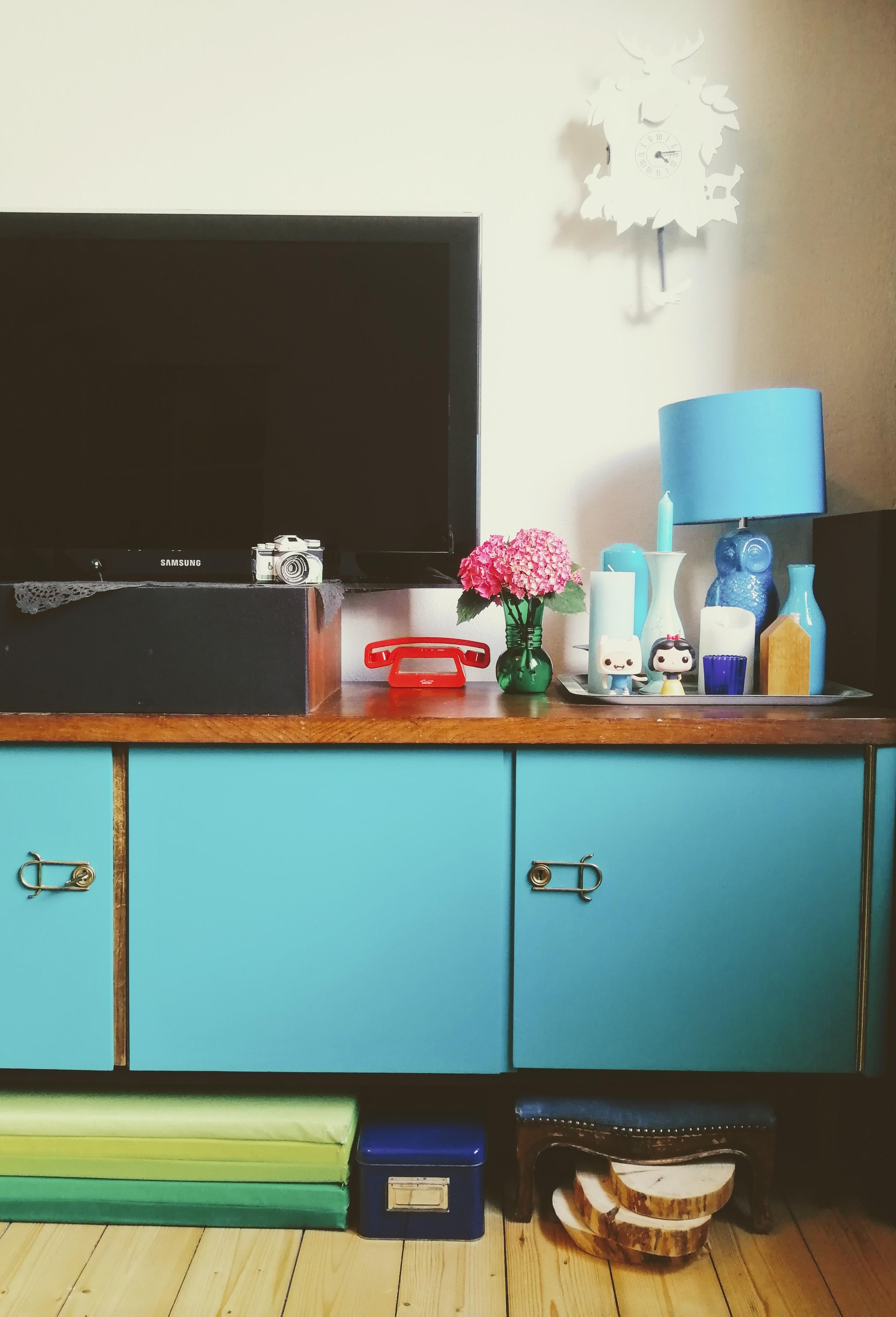 Auch in der #fernsehecke befindet sich ein #upcycling Objekt... #tvmoebel #colourful #diy #livingwithkids #wohnzimmer 