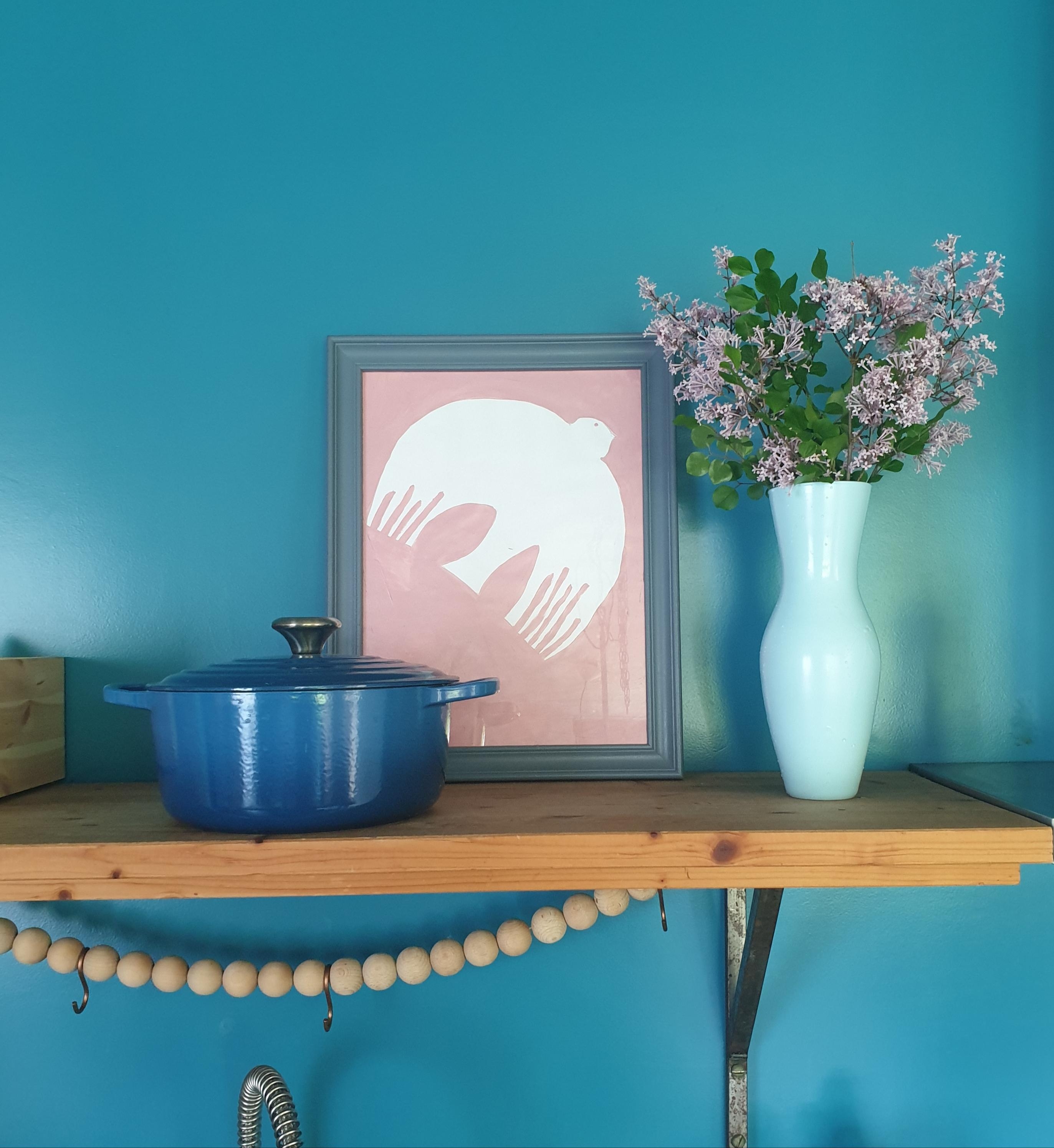 Auf dem Küchenregal..ich liebe den Duft
#Vase#Flieder#blau#babyblau#Regal
