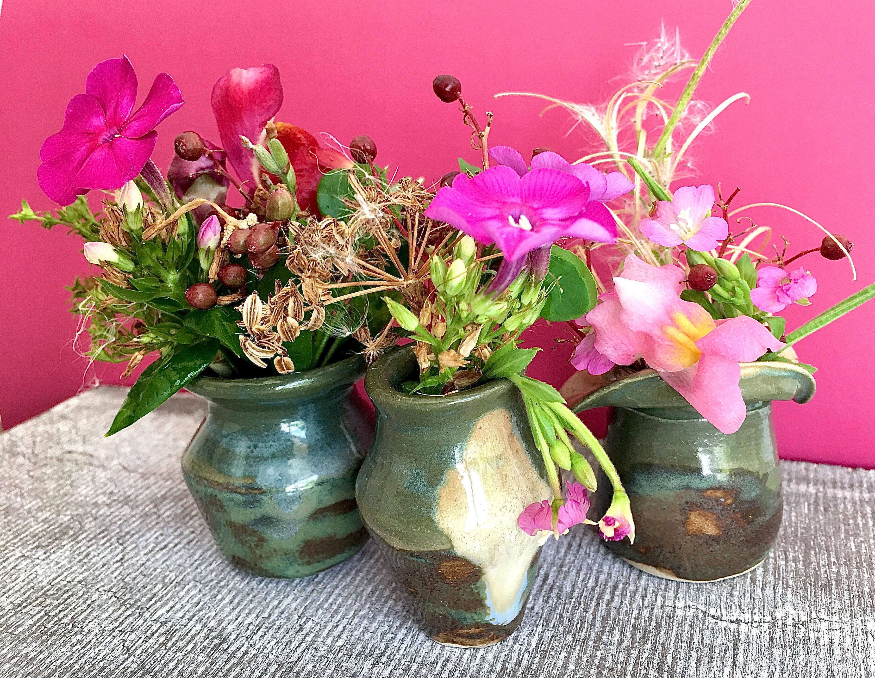 August-Farbflash -
Mini-Vasen mit Sommerblumen aus dem Garten
#minivasen #august #tinypots #sommer #vasenliebe 