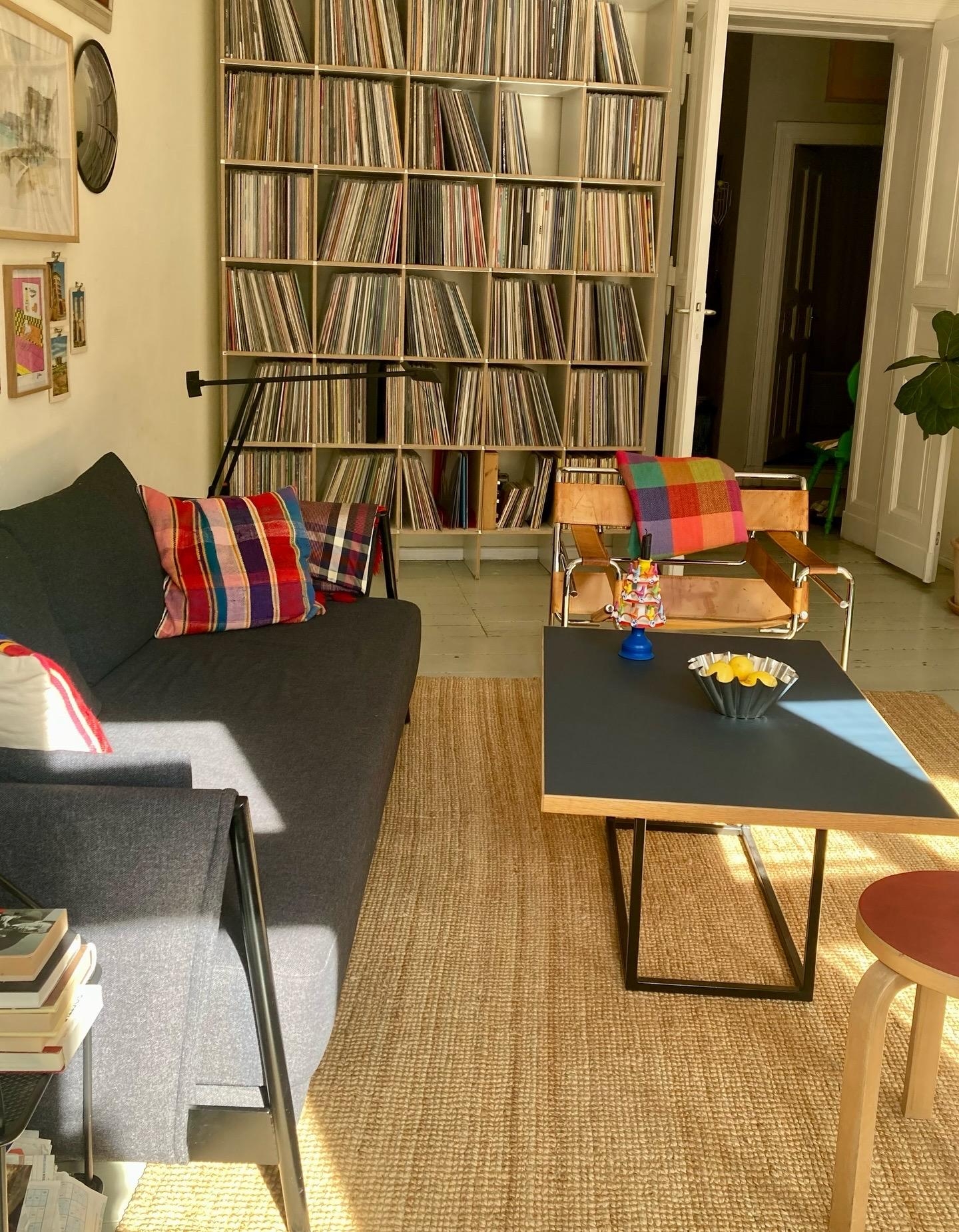 Augustsonne in Berlin
#altbau #spätsommer #augustsonne #interiorliebe