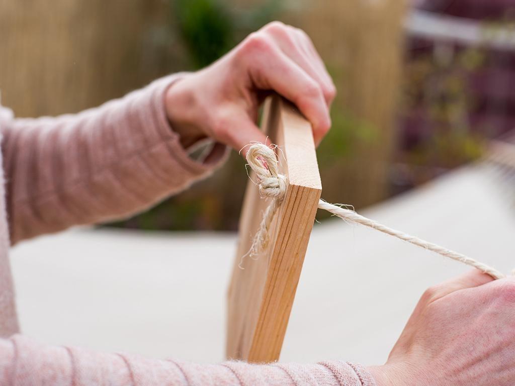 Aus #holz und Seil entsteht ein schnelles und einfaches #DIY
#urbanjungle #handmade #homemadebyyou