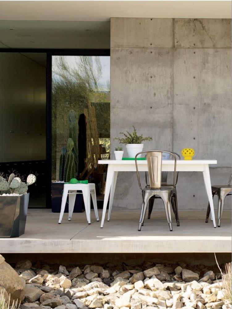 Außenbereich im Industrie Chic | TOLIX #stuhl #terrasse #industriedesign ©TOLIX bei milanari.com