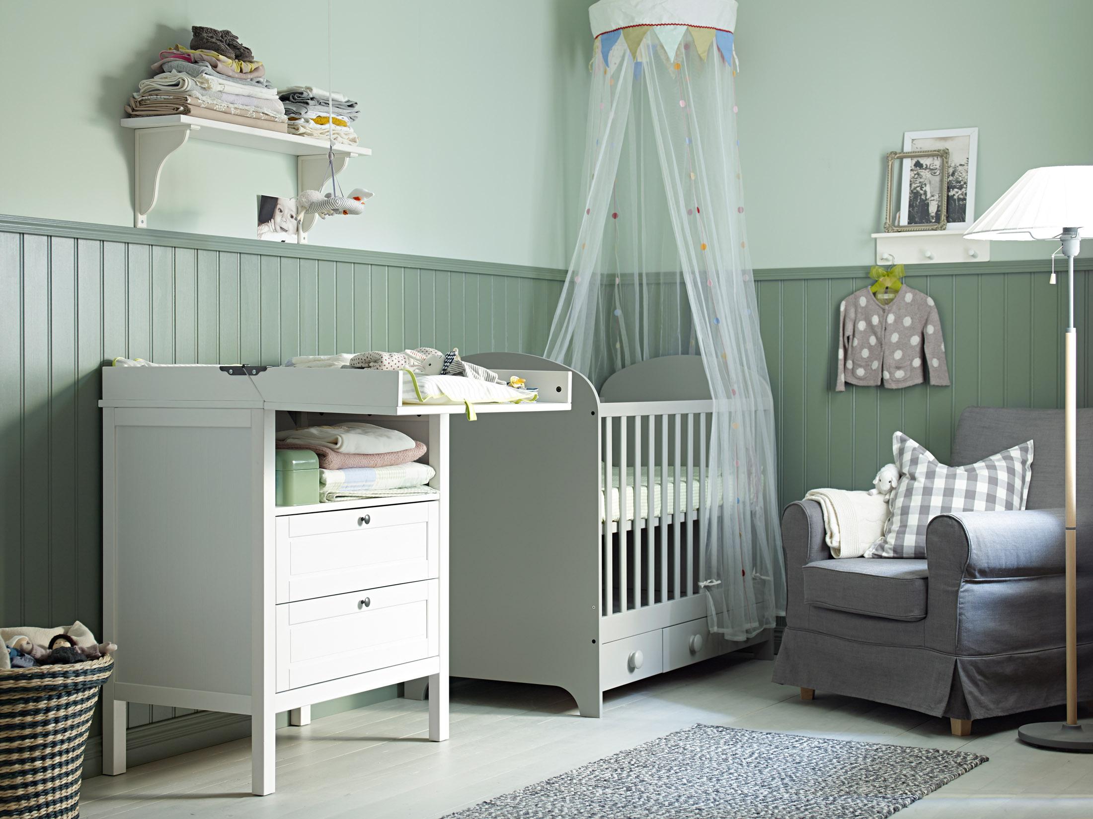 Babybett mit Baldachin #sessel #ikea #babybett #wickelkommode #babyzimmer #stillsessel ©Inter IKEA Systems B.V. 2014