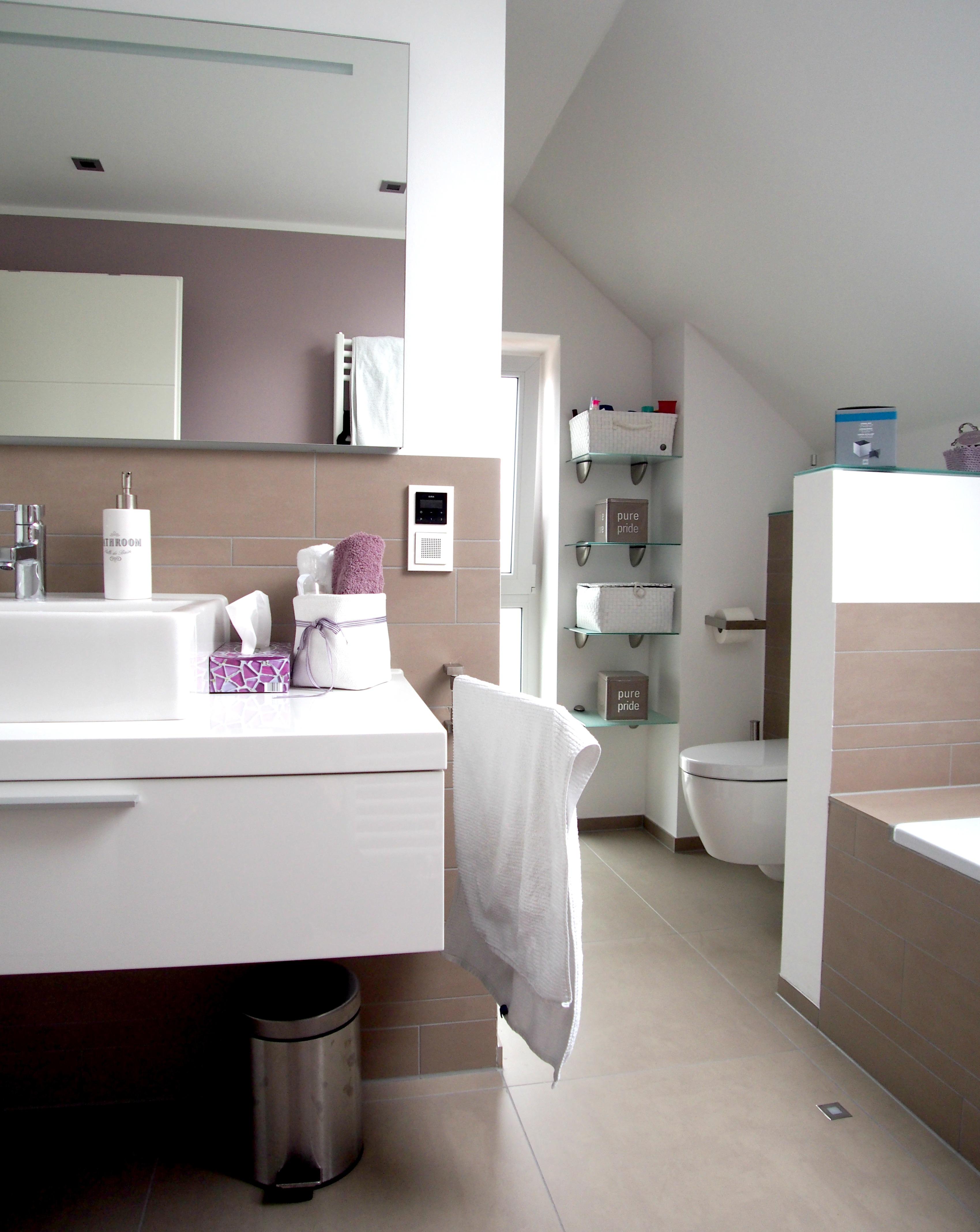 Badezimmer 2 in Stadecken #fliesen #badezimmer #badezimmereinrichtung #badidee ©Yvette Sillo