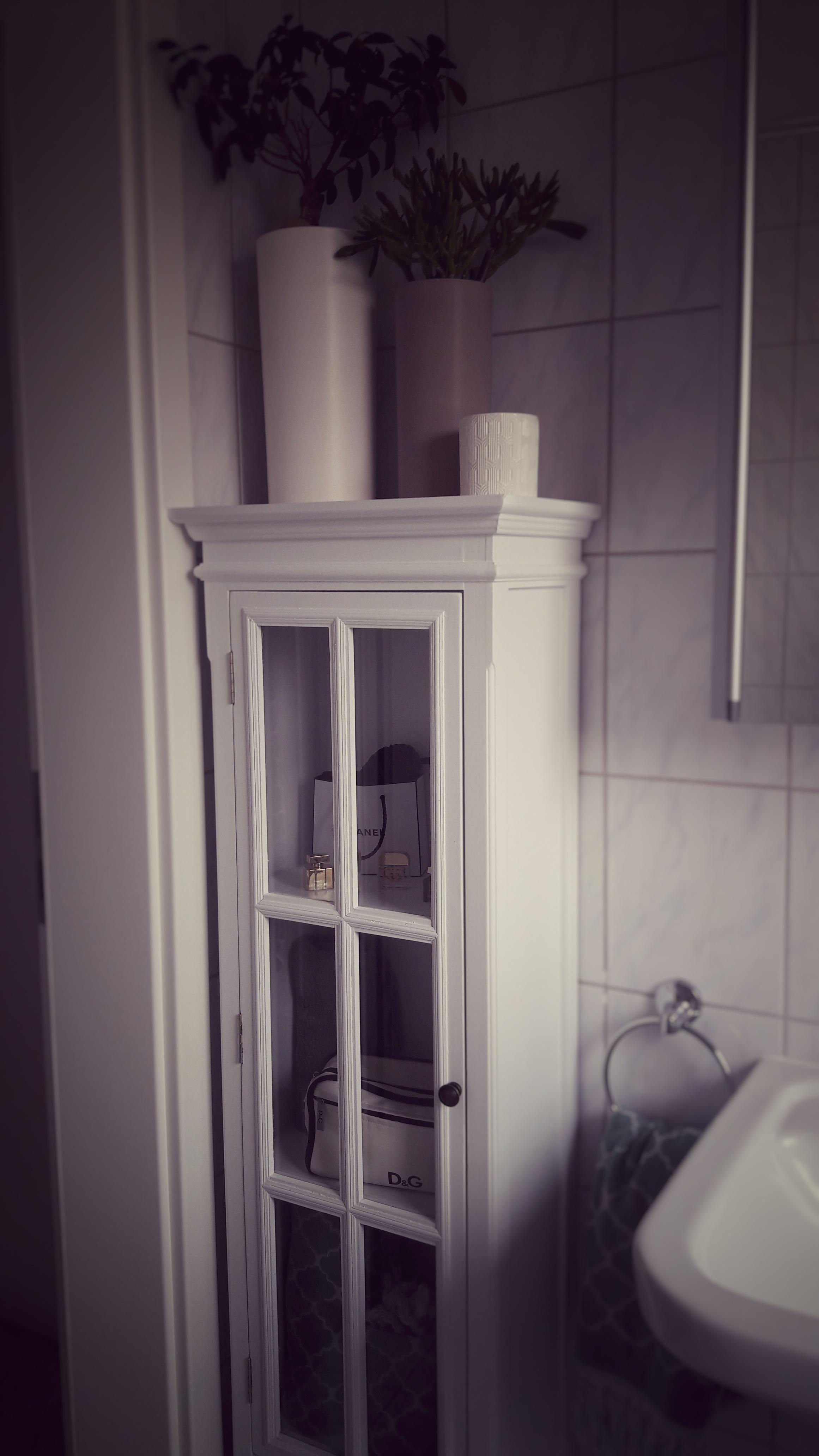 #Badezimmer #Antik #Badezimmerschrank #weiß #Luxus #Grün
