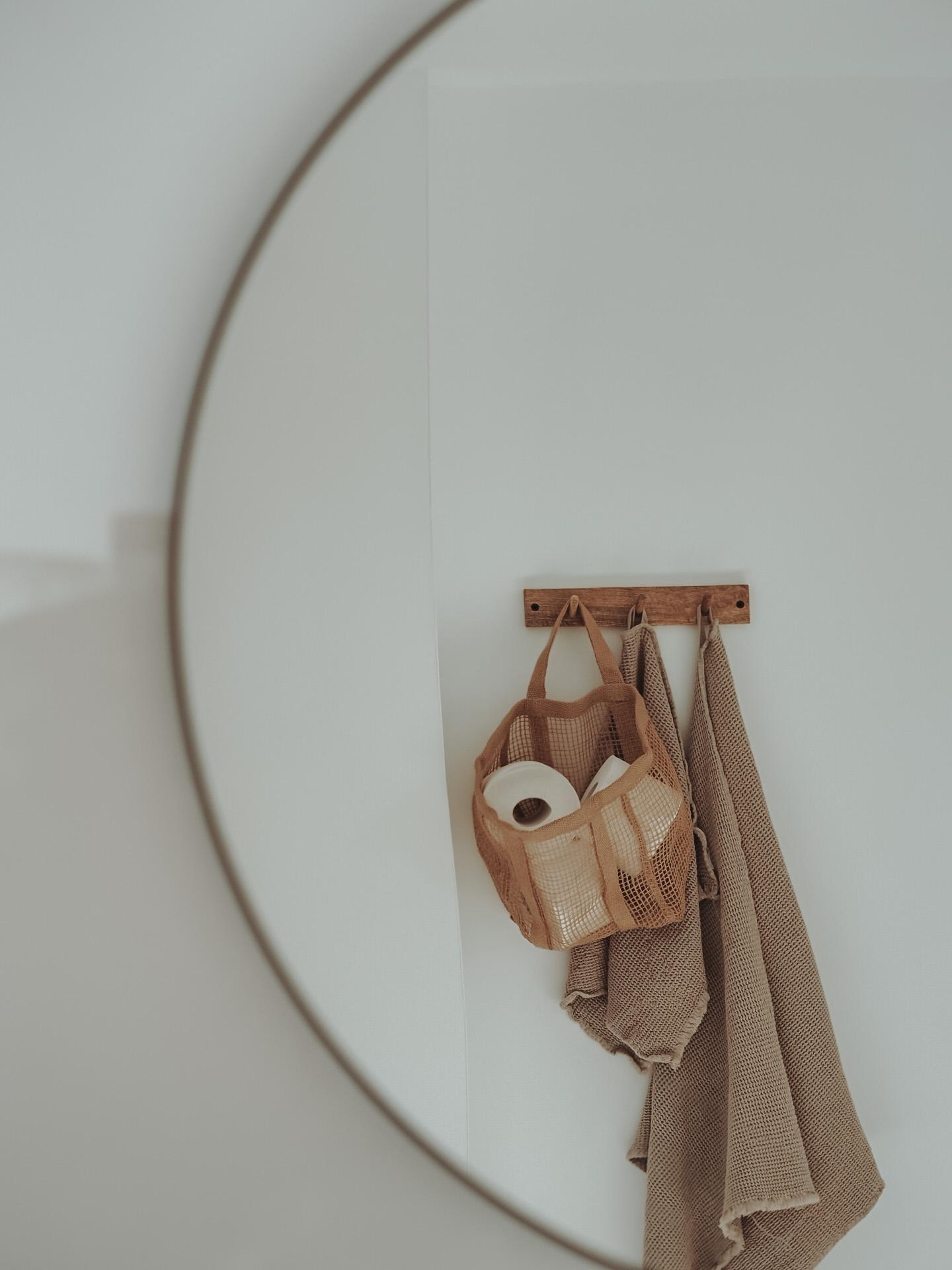 Badezimmer-Details 🤍
#Badezimmer #handtücher #altbau #altescheune #körbe