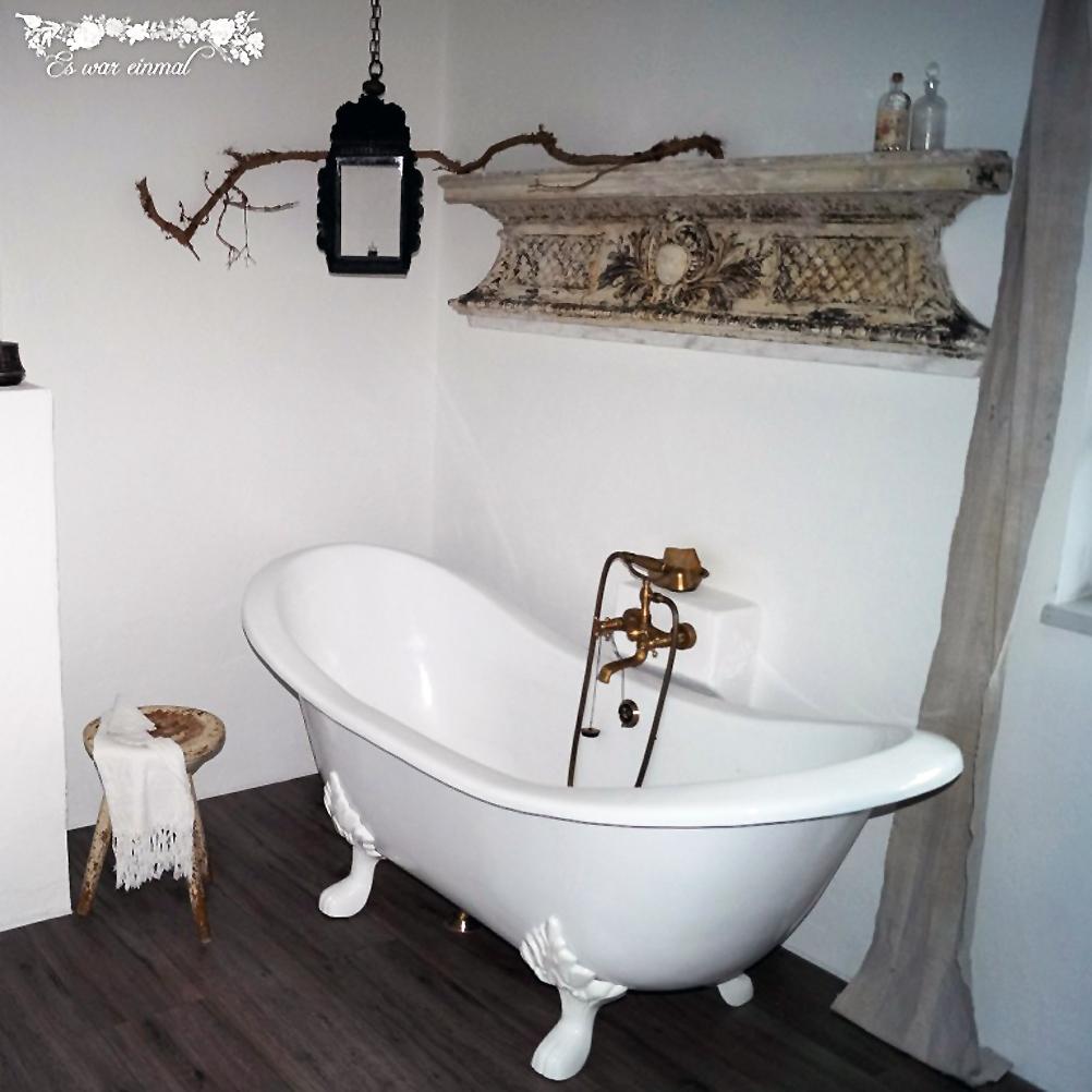 Badezimmer mit der Badewanne Edinburgh #badewanne #badezimmer #freistehendebadewanne #vintagebadezimmer ©Bädermax