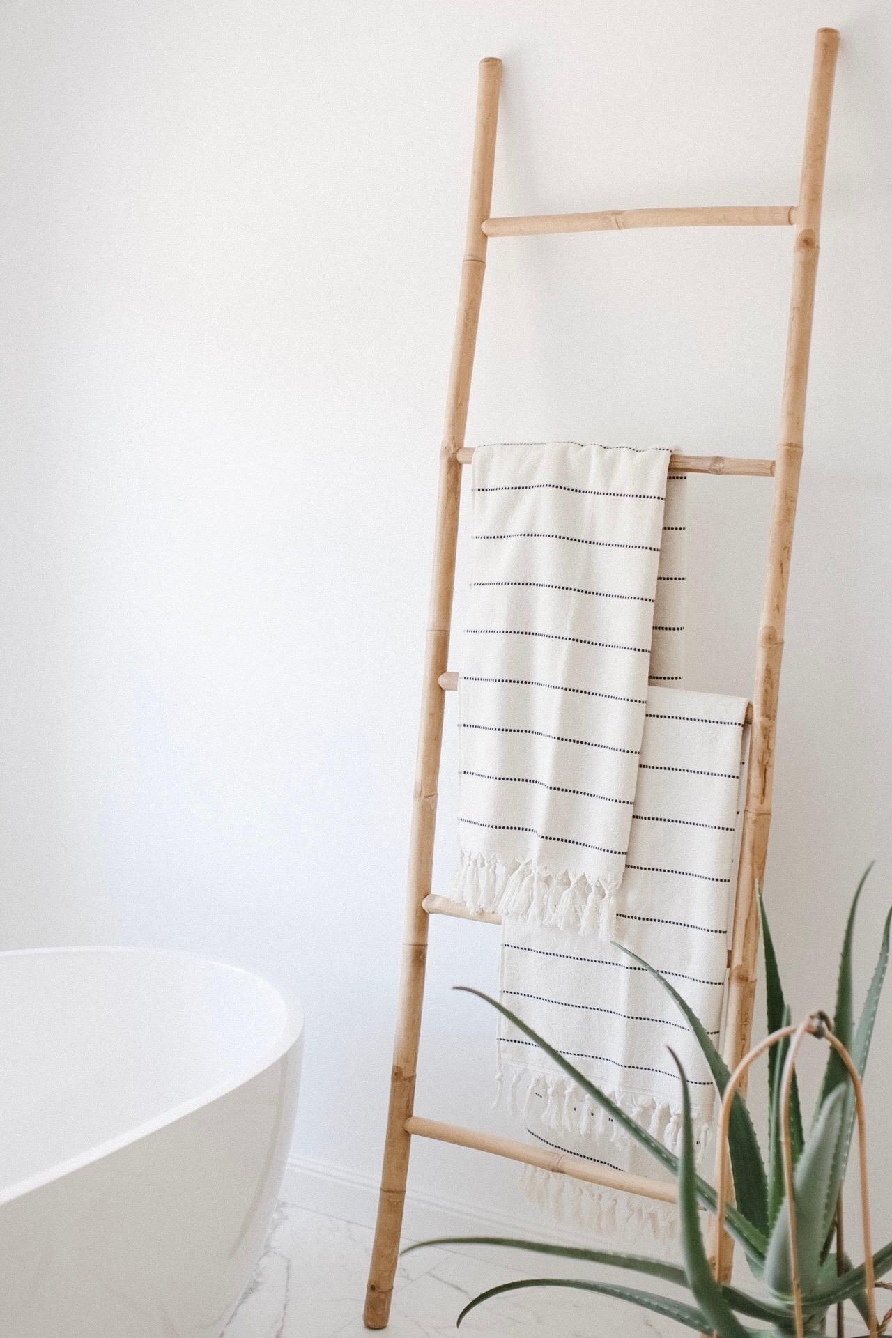 Badezimmer-Styling 🛁
#bathroom #badezimmerstyling #bambusleiter 