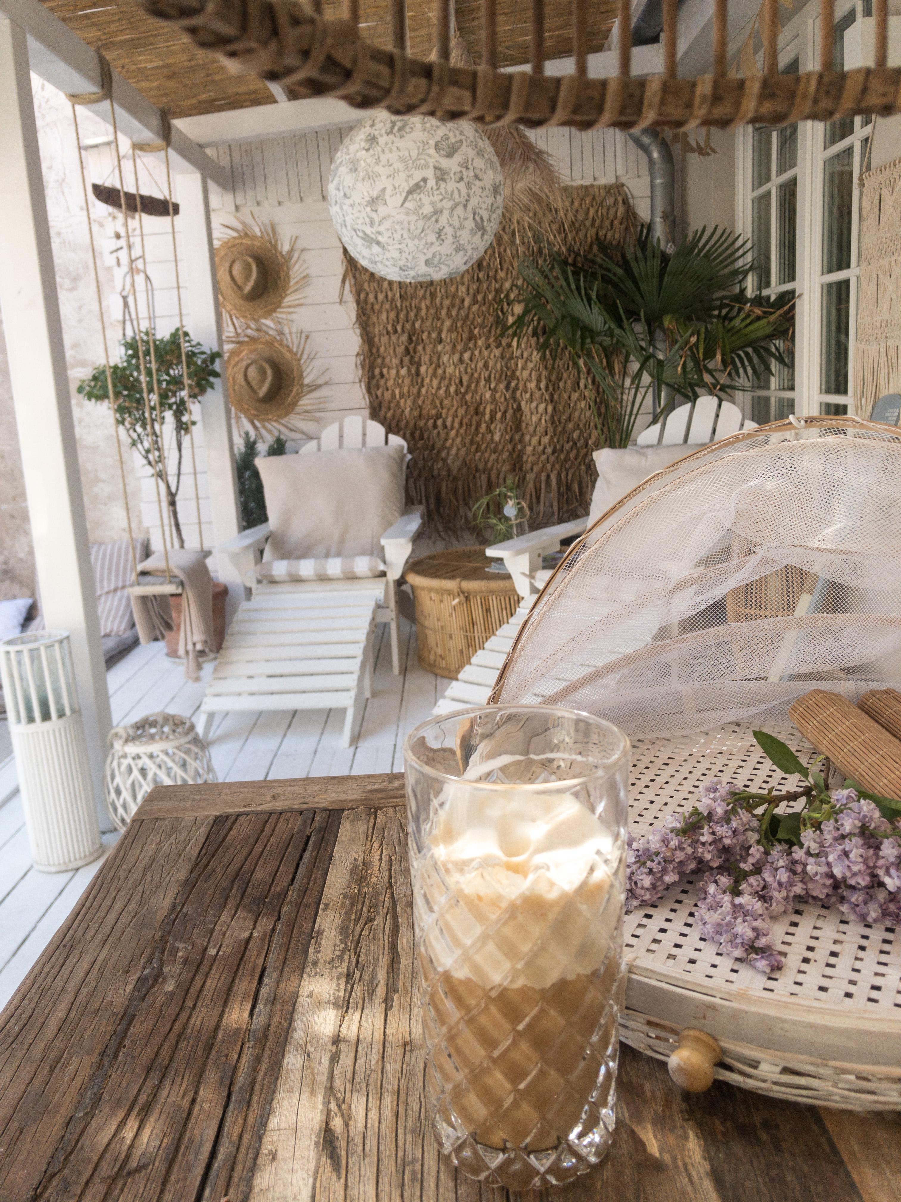 #balivibes #terrassenliebe #icedcoffee #beachcottage #sundayslikethis