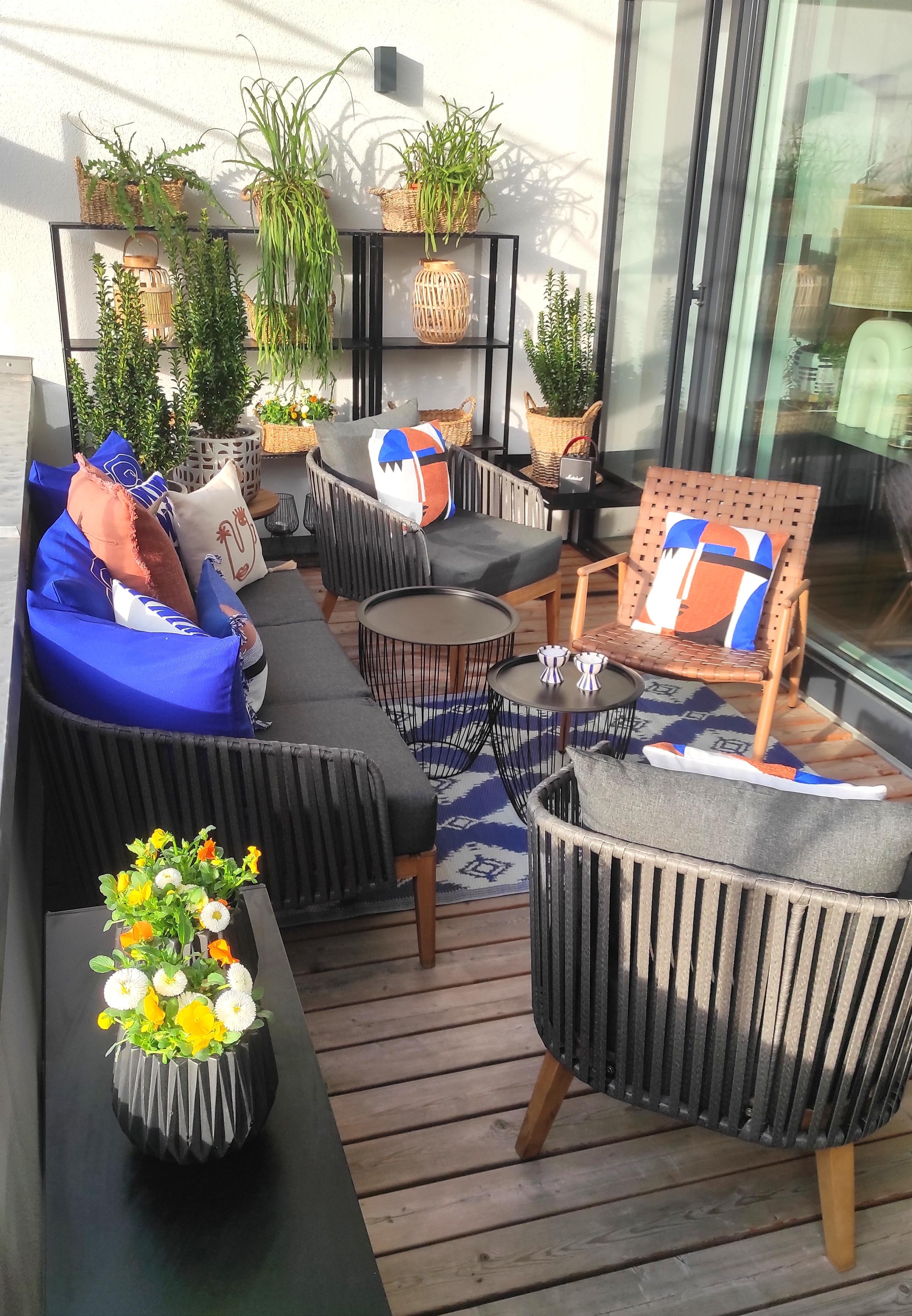 #balkon #couchliebt #balkonblumen #outdoor #living #interior #interiordesign #home #design #decor #decoration #spring 