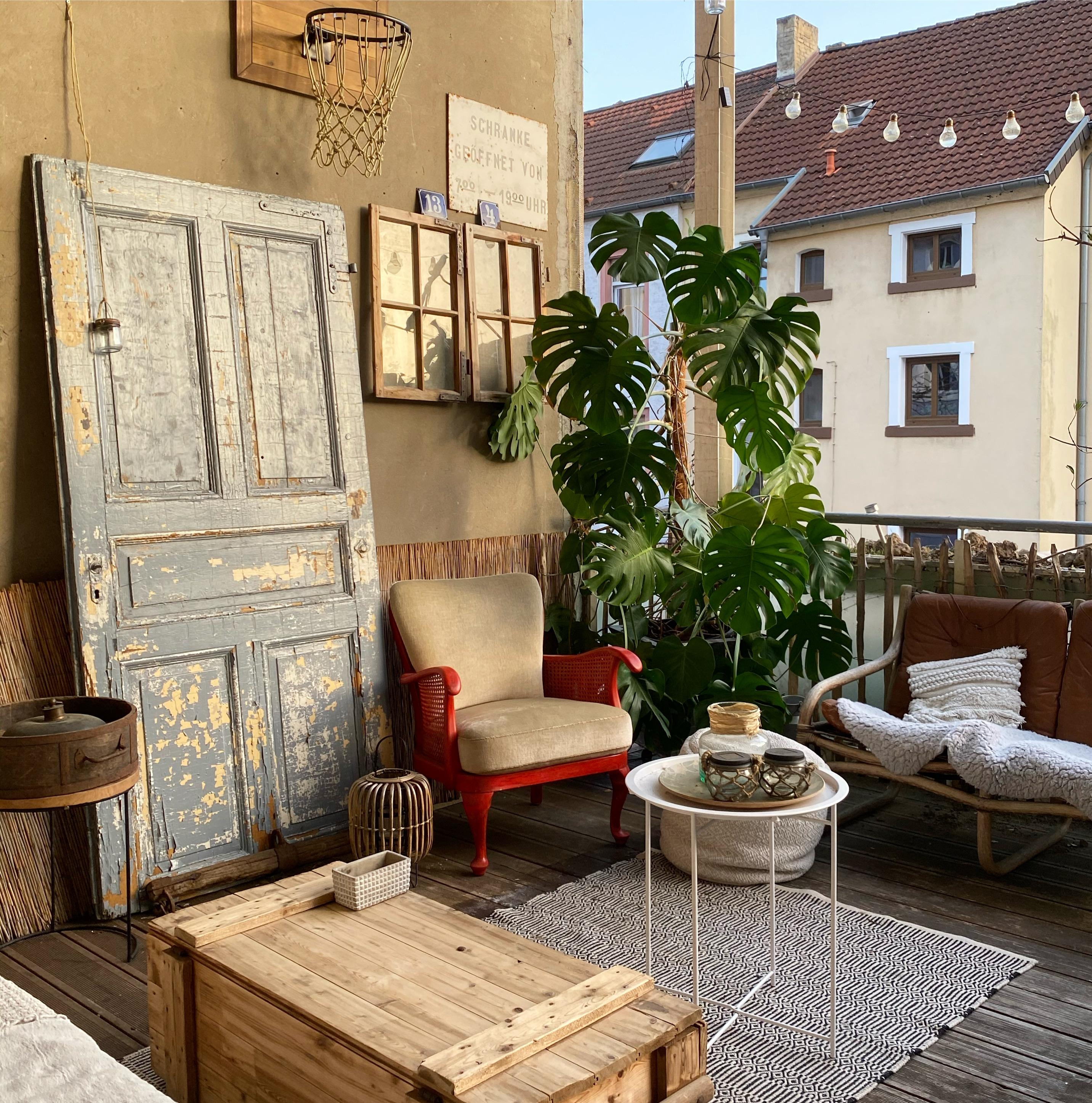 #balkon #monstera #plants #couchstyle #urbanjungle #balkonien
