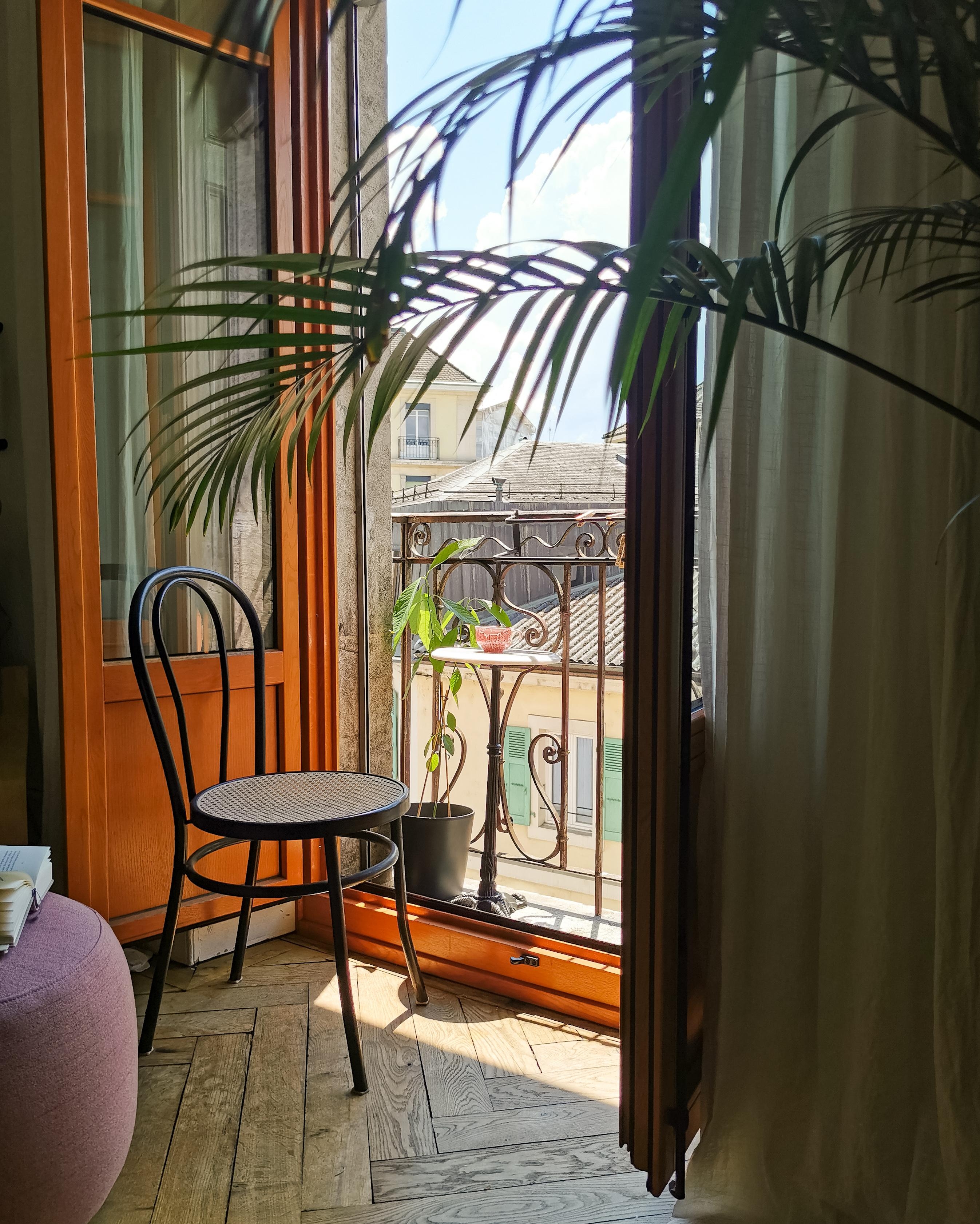 Balkonien 🌞 #balkon #kaffeehausstuhl #mediterran
