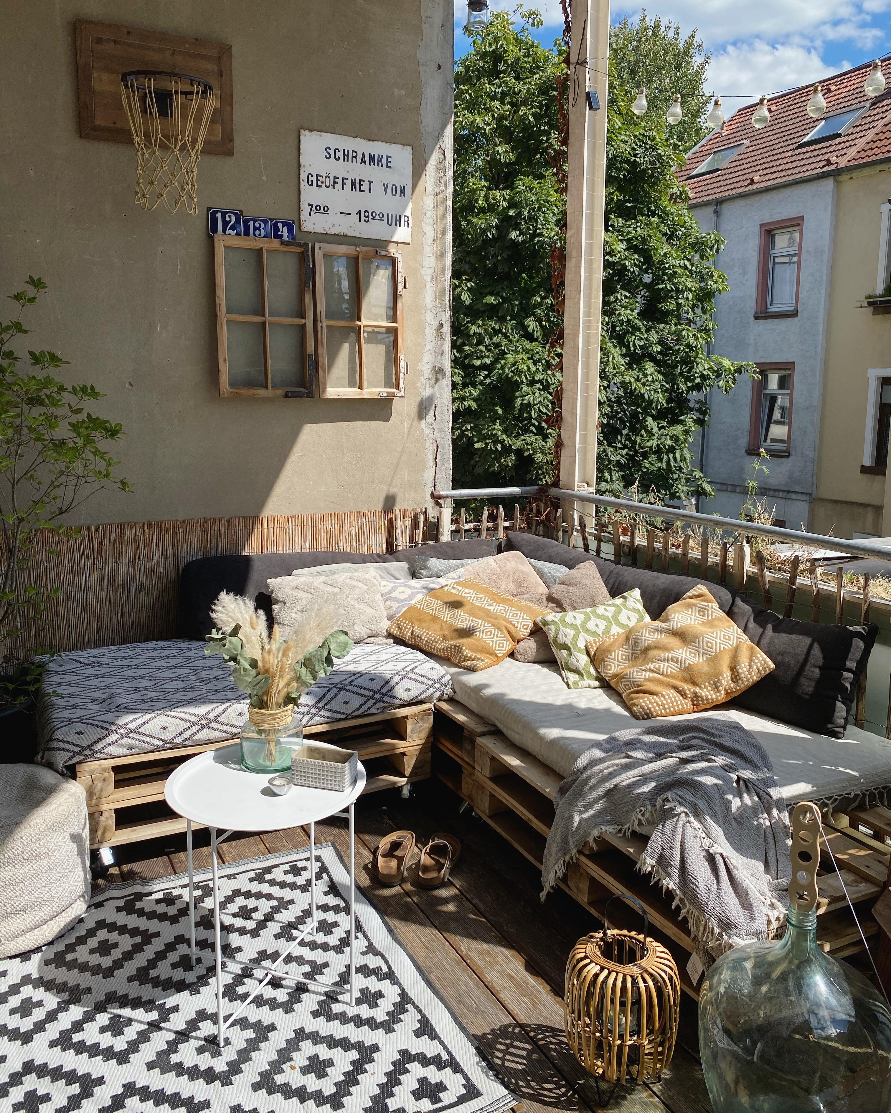 #balkonien #outdoorweek #couchstyle #balkon #balcony #couchmagazin #wohnart