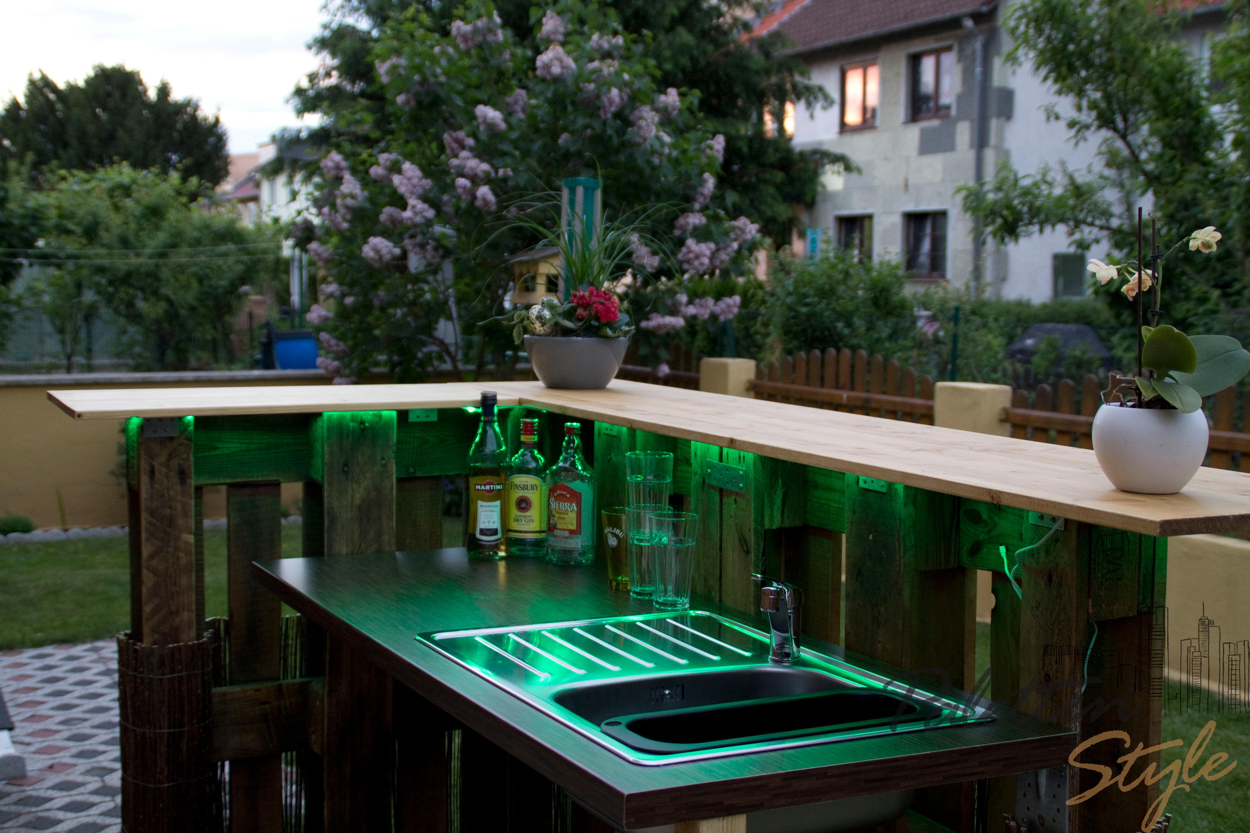 Bar aus Europaletten Skyline #gartenmöbel #gartenparty ©Paletten-Style