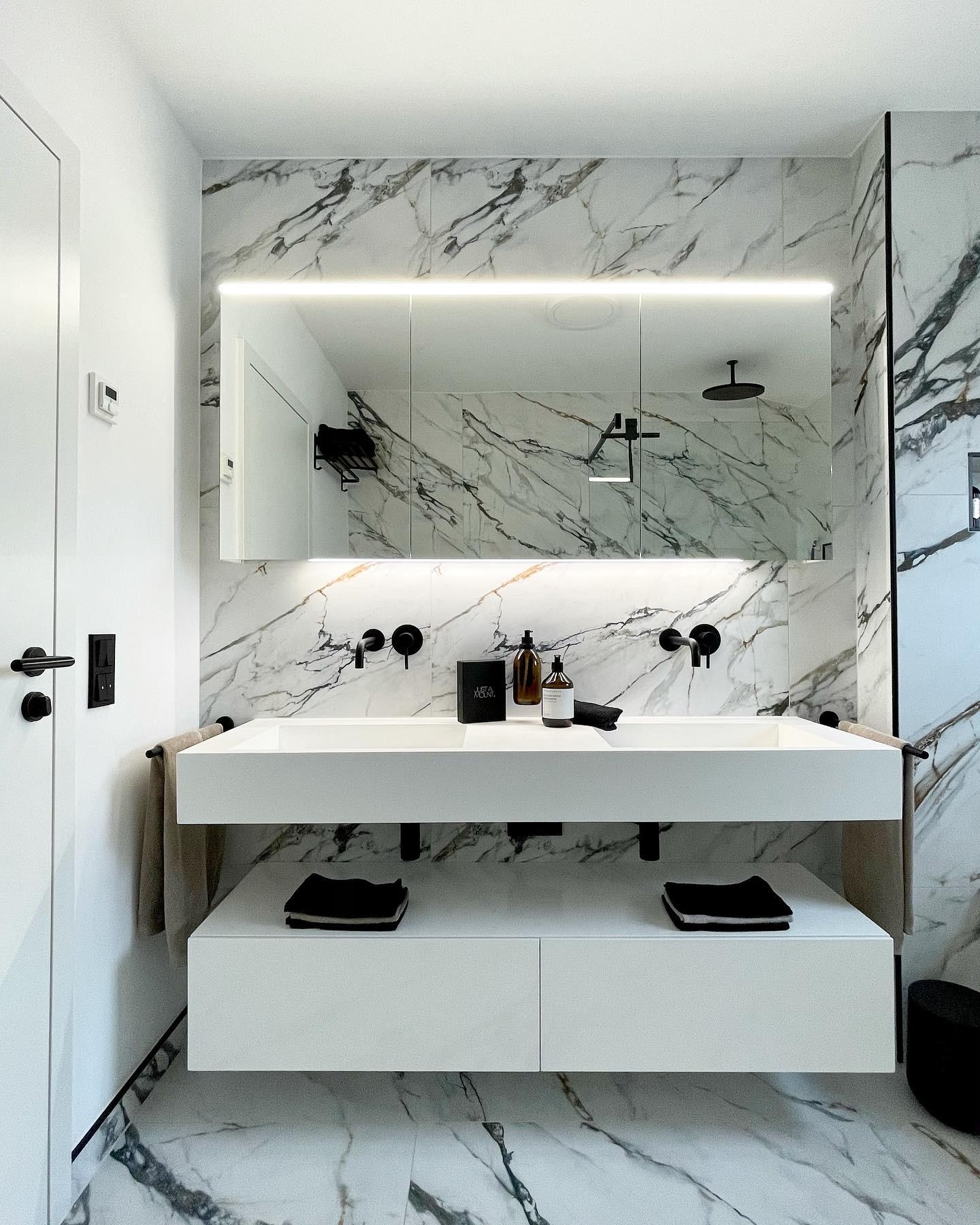 Bathroom inspo🖤🤍 #schwarzweissliebe #bathroominspo #badezimmer #masterbad #marmorliebe #interiorinspo #home #inspohome