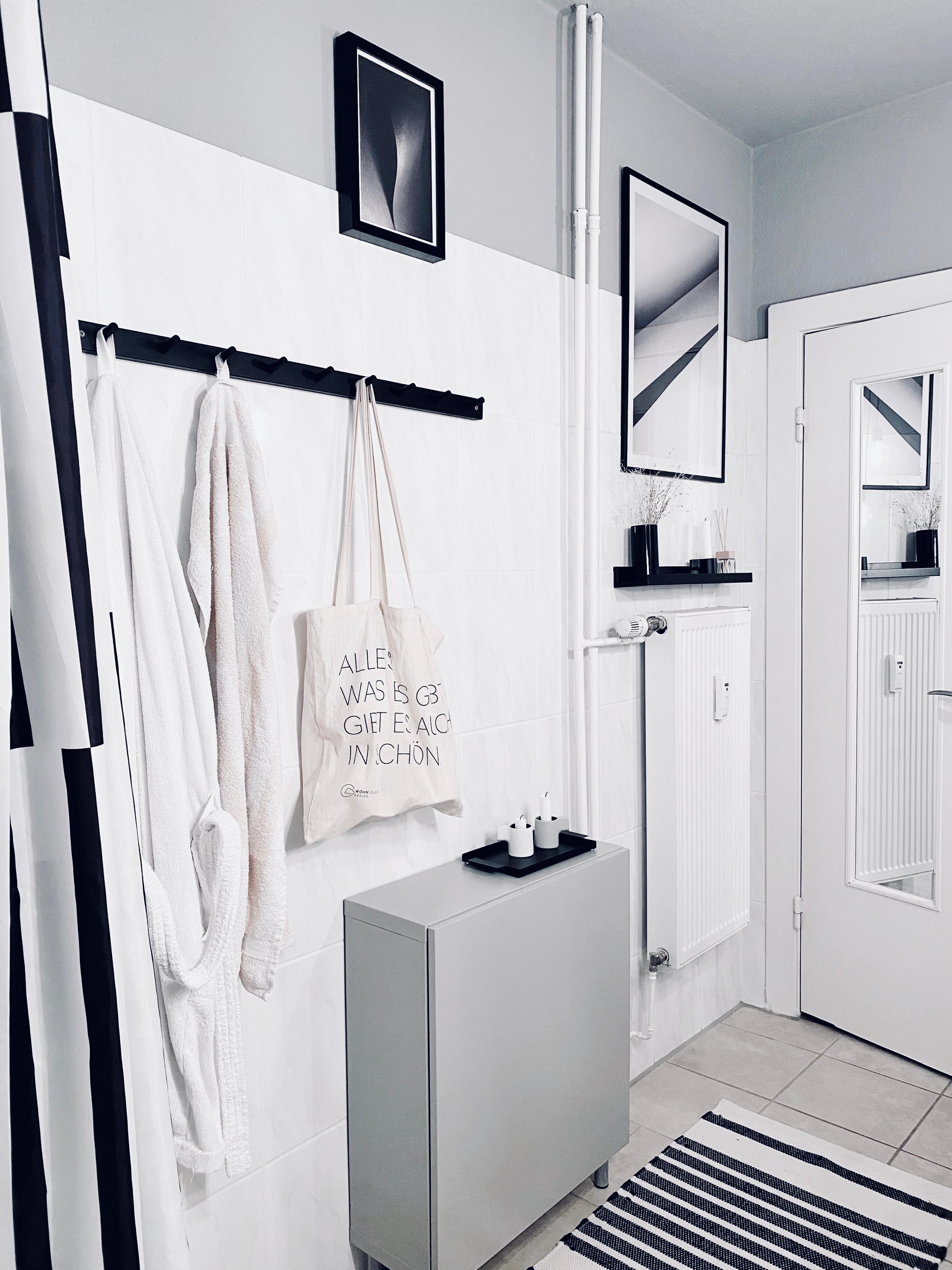 Bathroom #minimalism #monochrome #blackandwhite #interior #bathroom