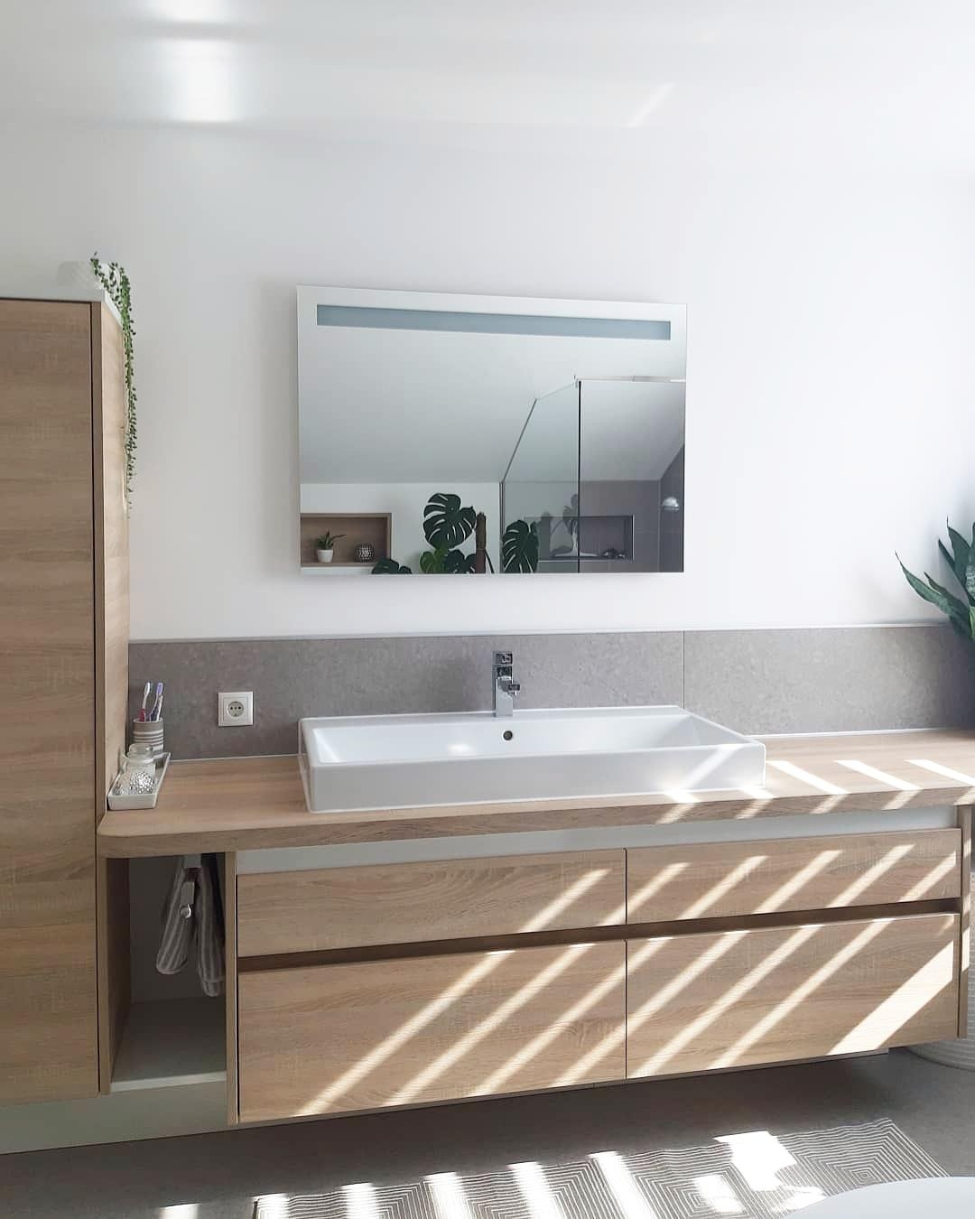 Bathroomview 🌿
#Badezimmer #waschtisch #holz #betonoptik #skandi #einrichten #spiegel #badezimmerideen #dachgeschoss #b