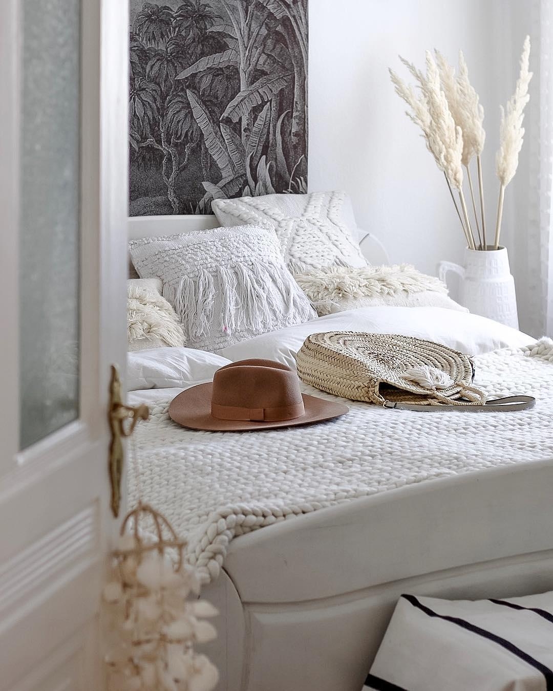 #Bedroom goals!

#schlafzimmer #gemütlich #kissen #interior #altbau #altbauliebe #bett #bettwäsche #couchstyle #white