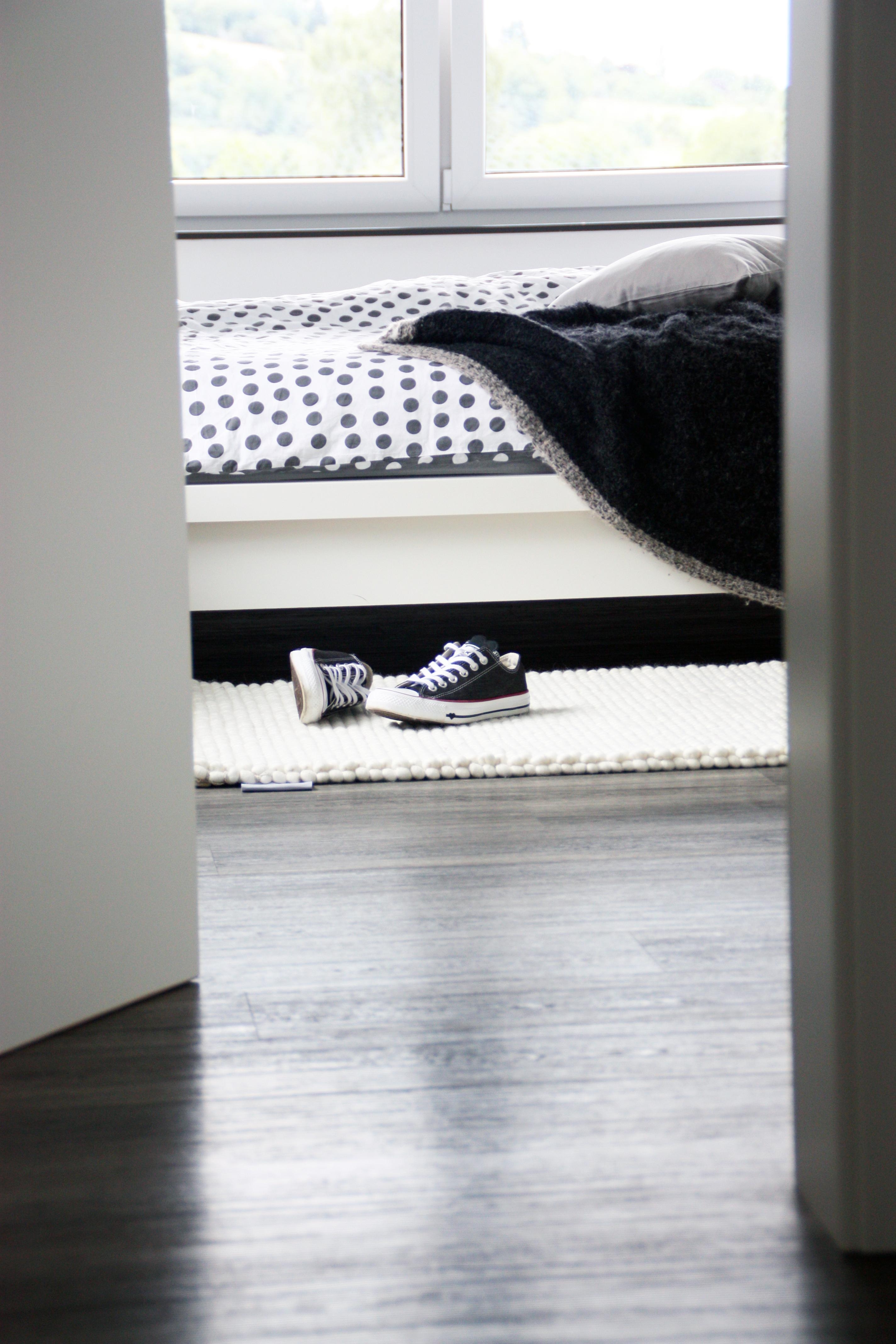 bedROOM

#greycrownhome #bedroom #carpet #teppich #schlafzimmer #blackandwhiteliving