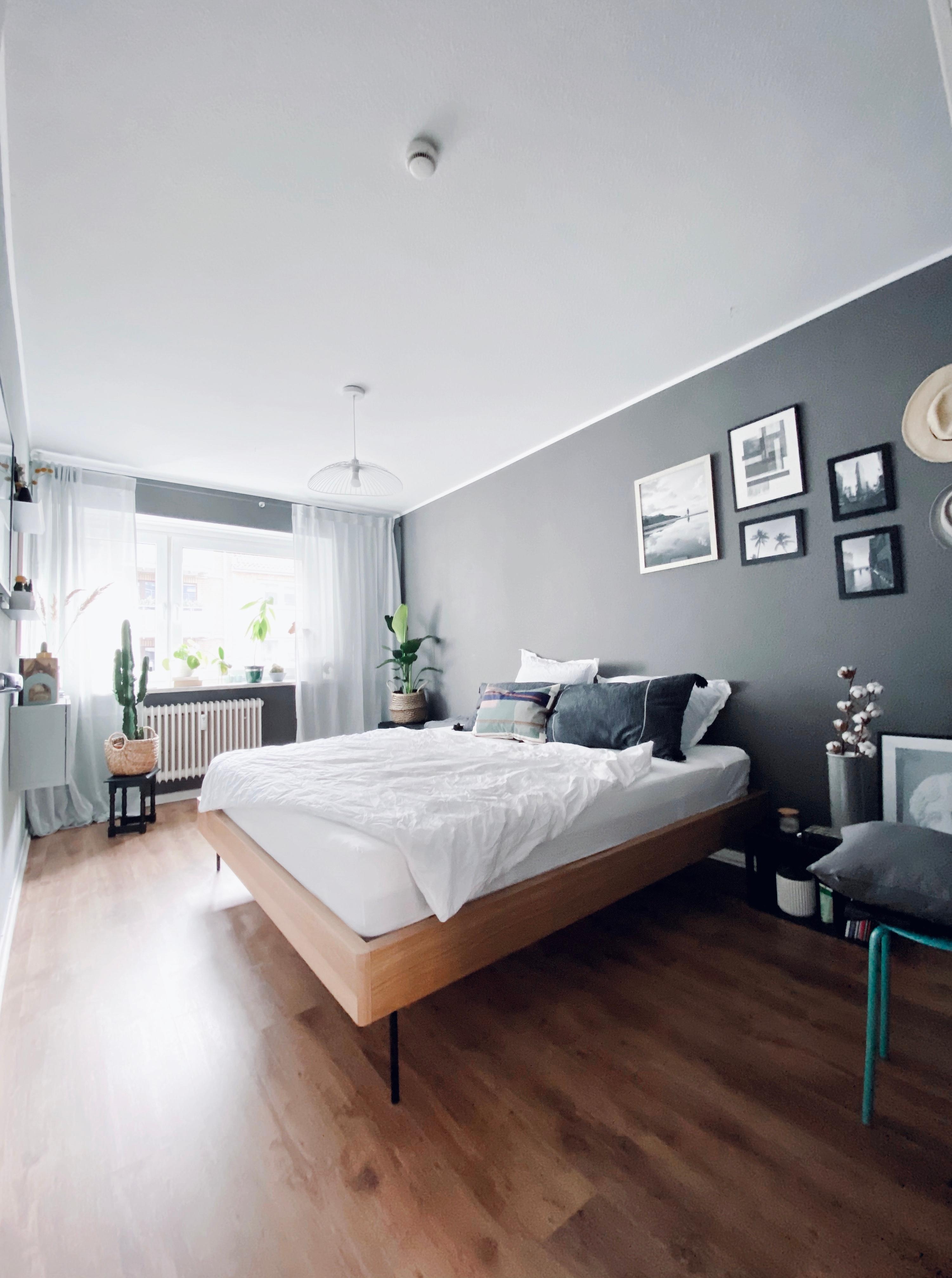 #bedroom #mynordicroom #interior #weitwinkel #monochrome #minimalism #hygge #bedroominspo #plantlover