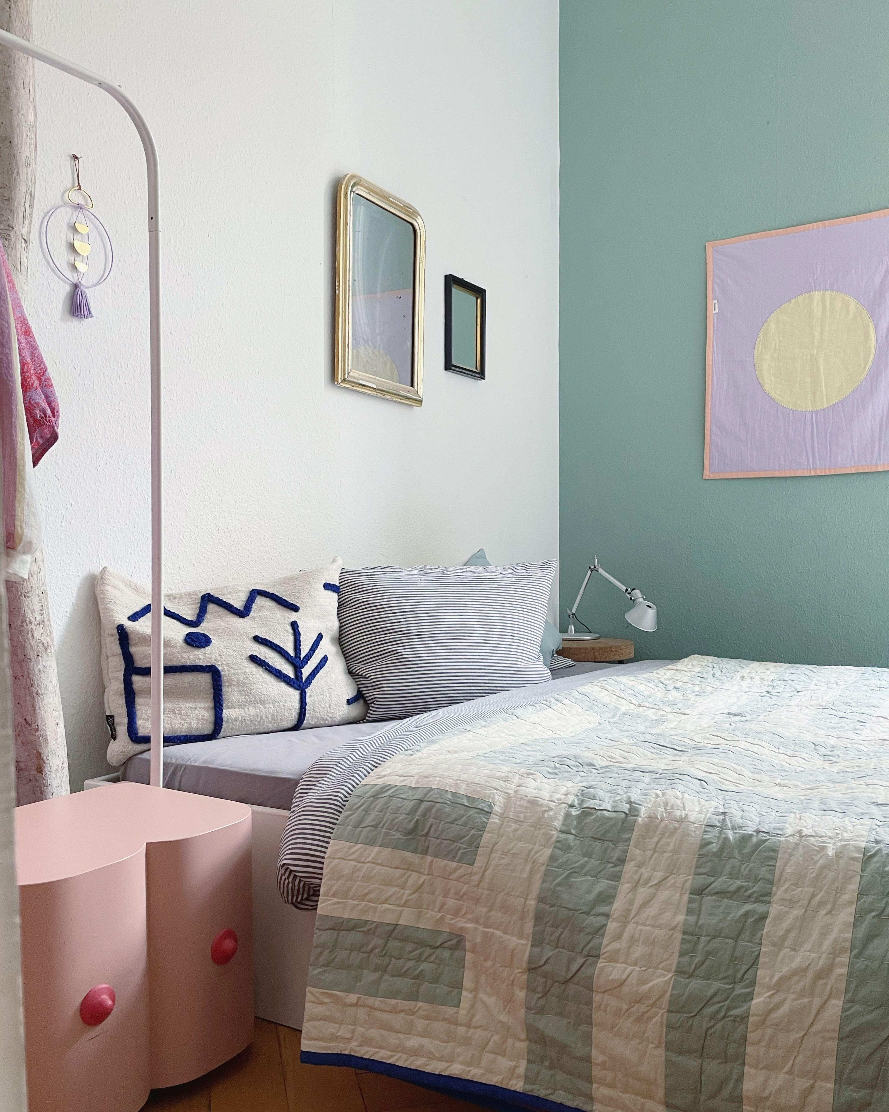#bedroom #pastelllove #cosy #interior #boobs #home #couchstyle @Studiobloom_design