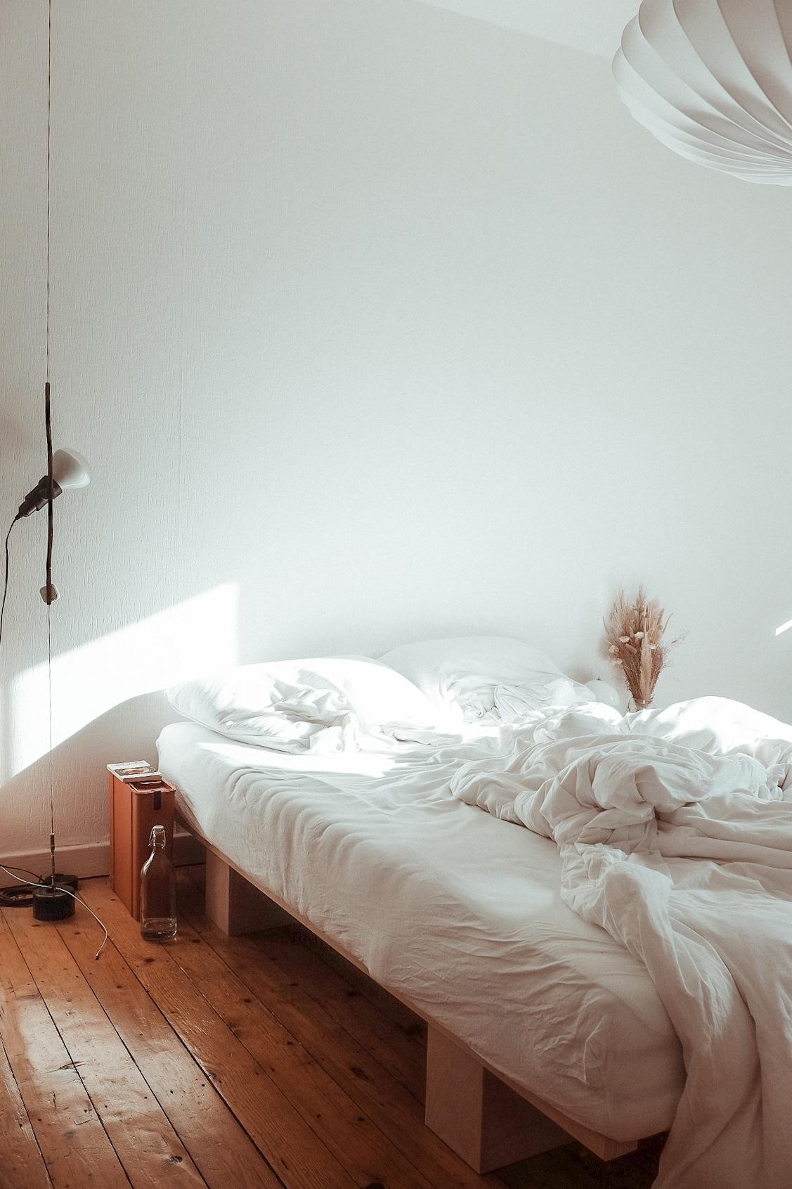 #bedroom #schlafzimmer #allwhite #altbau #dielen
