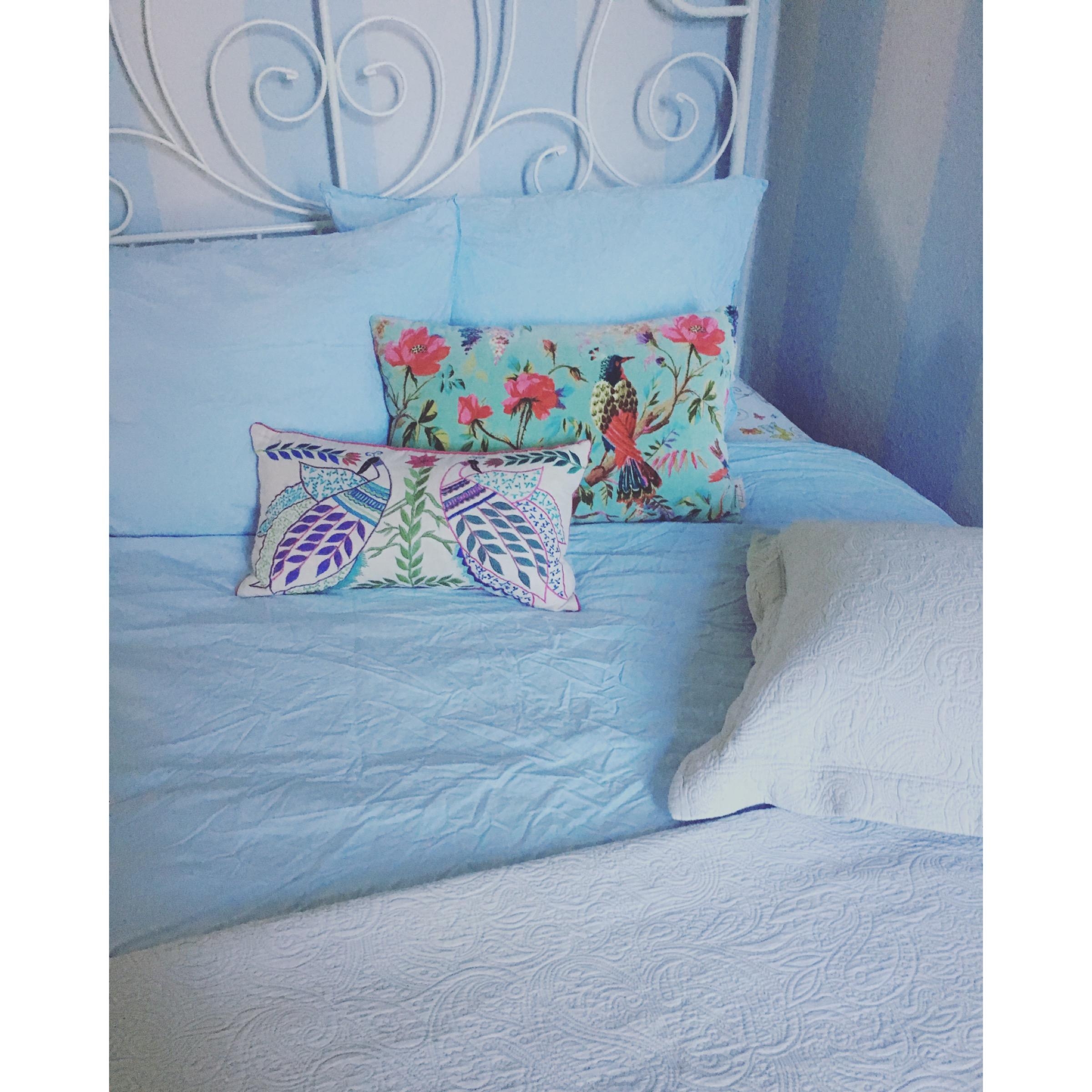 #bedroom #schlafzimmer #blue #interior #colorful #zuhause #bett 