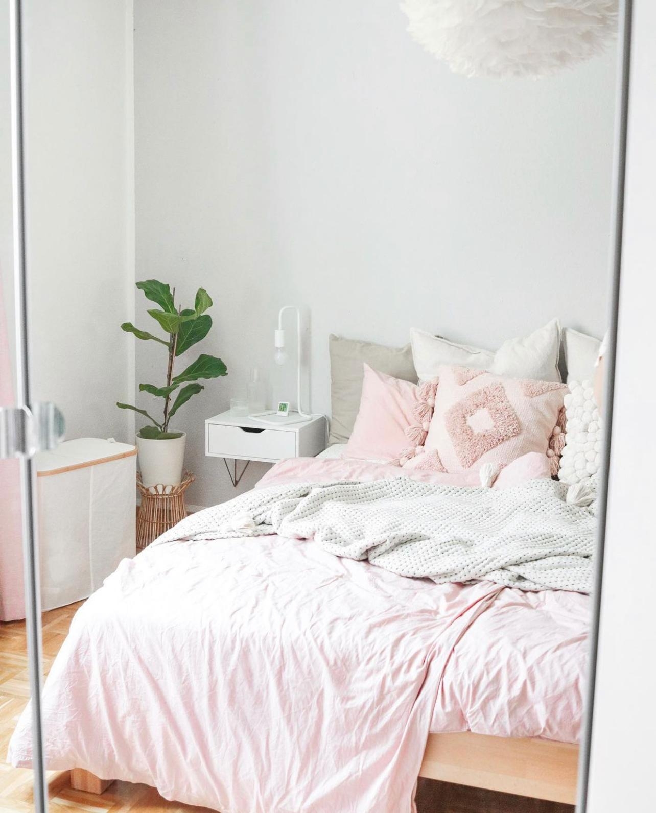 Bedroom vibes 💕
#bedroom #schlafzimmer #cozybedroom #einrichtung #skandi #scandinavianhome