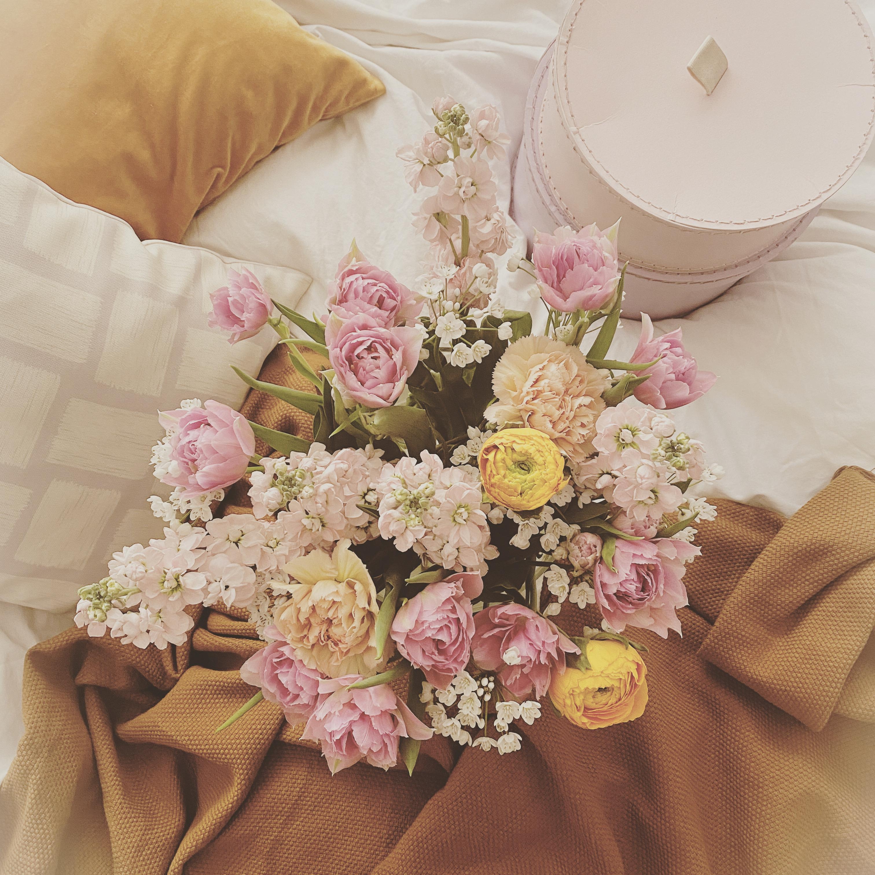 #bedroom#bedroomstories#flowerslover#blumenmädchen#pastellove