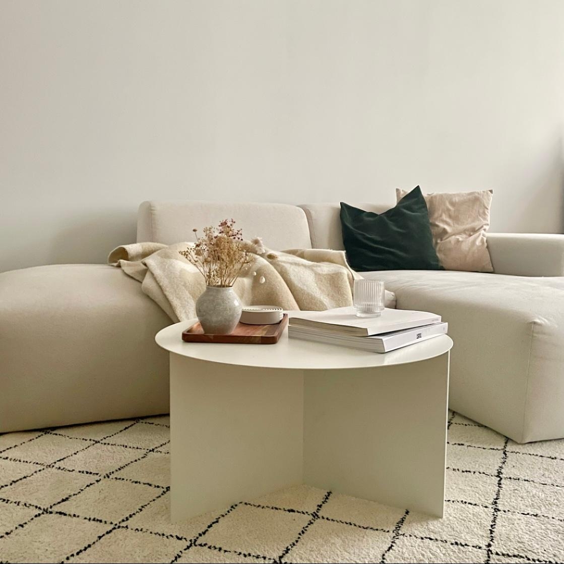 beige is the new black 
#couching #couch #mycs #haydesign #altbauliebe #details