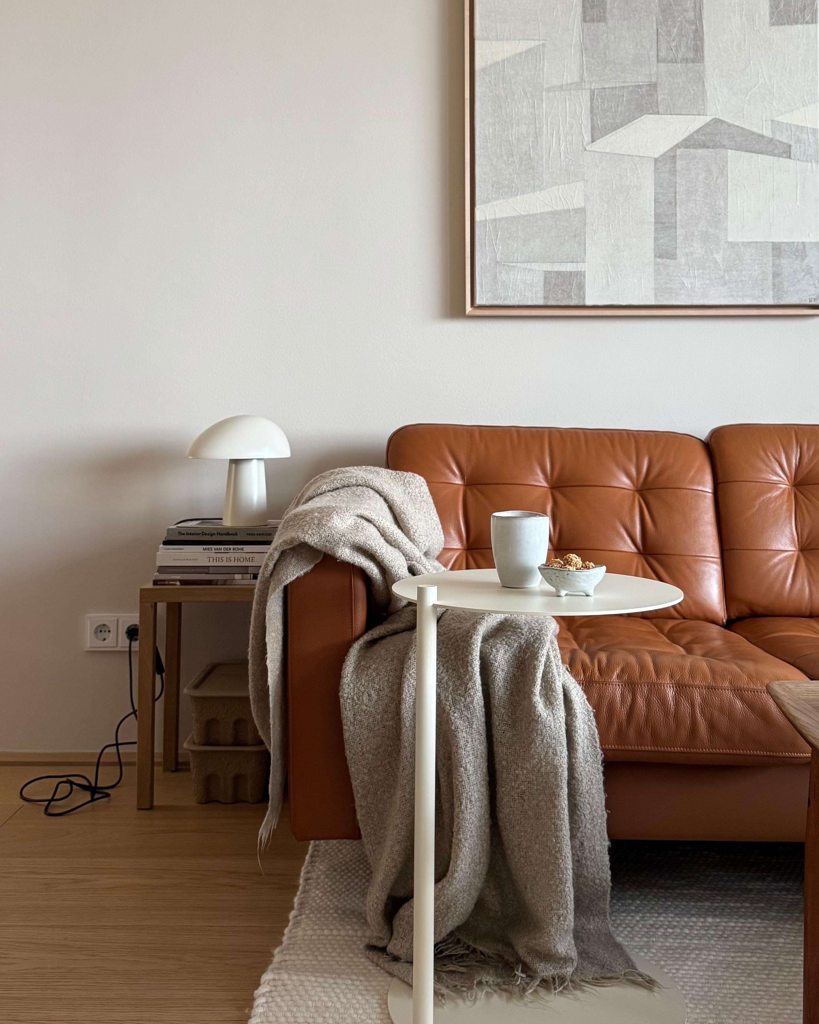 Beistelltisch Day..

#beistelltisch #couch #wohnzimmer #metall #industrial #kaffeepause 