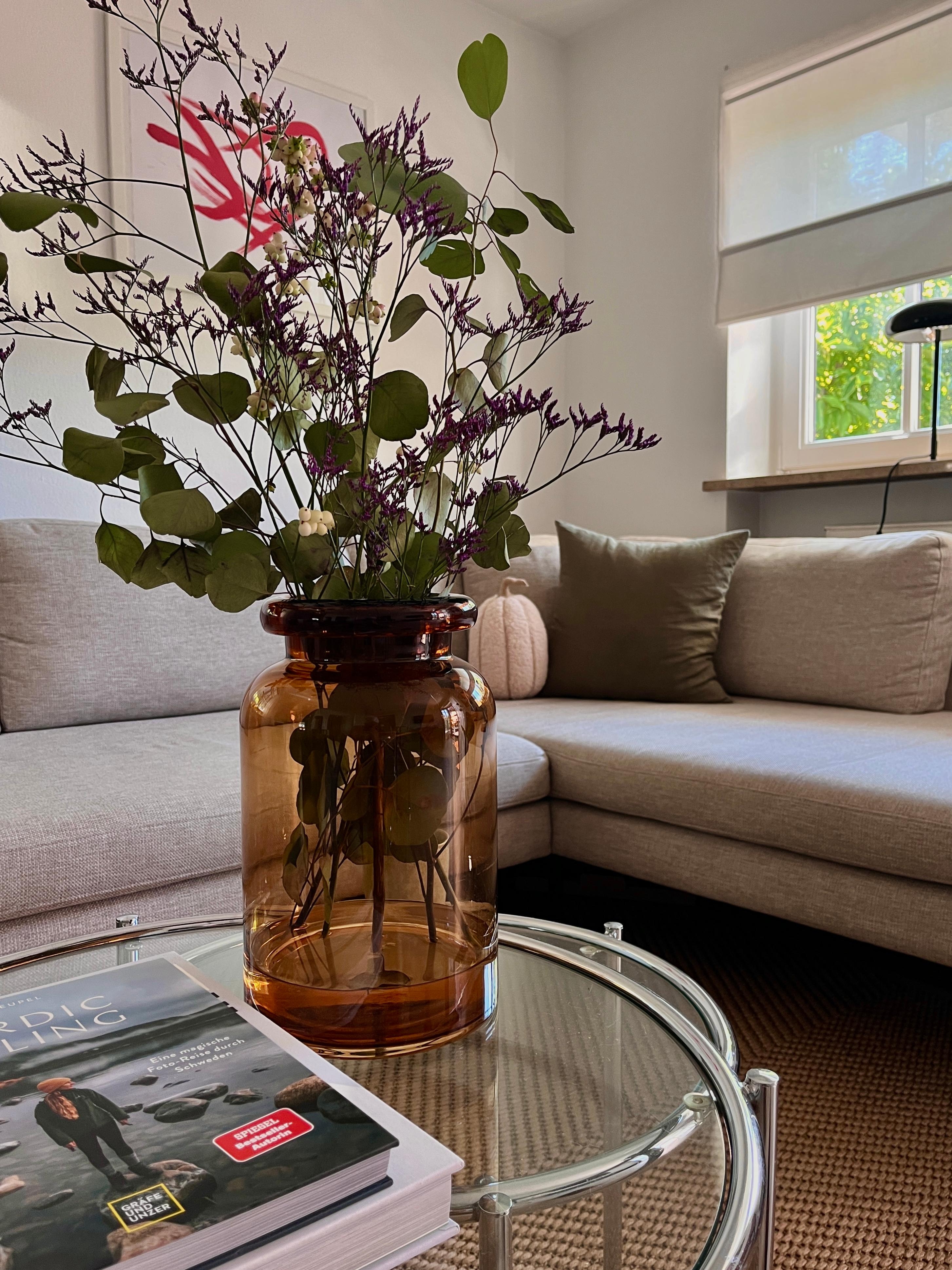 ‘ber months 🍁
#herbstfarben#wohnzimmer#nordicfeeling#kürbiszeit#herbst#coffeetable#herbstsetting