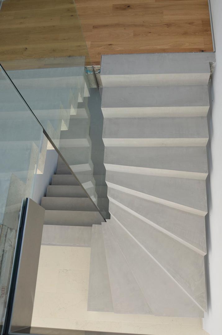 Beschichten einer Betontreppe #treppenaufgang #betontreppe ©BesserBauen.eu