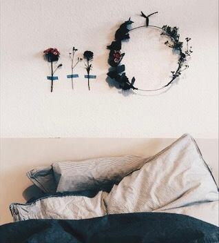 #bestplace #bedroom #cozy #couchliebt #interior #dekoliebe #blumen #deko #home 