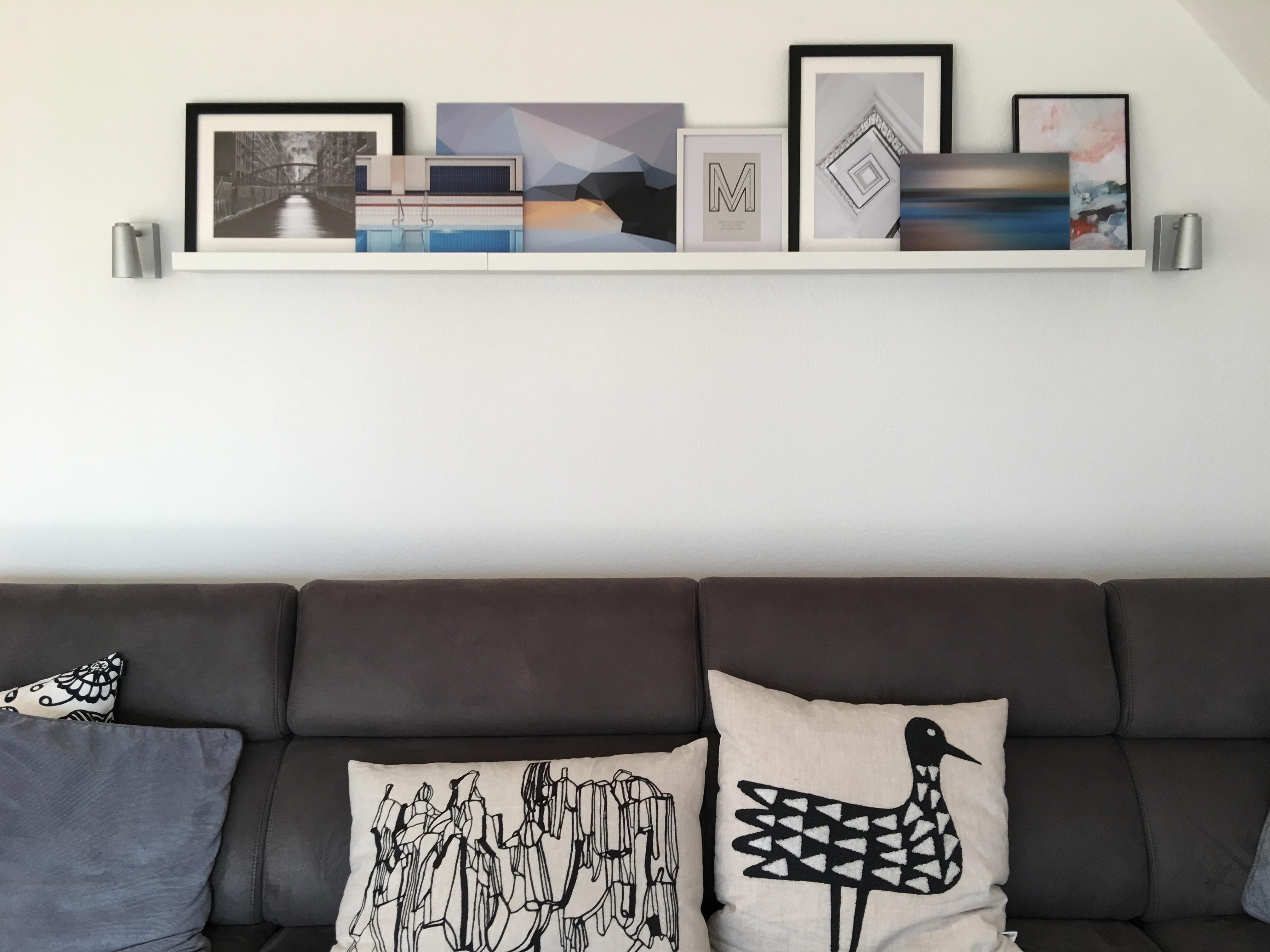 Bilderwand ade!
#bilderleiste #klarelinie #homedecor #wohnzimmer #kissen #couch 