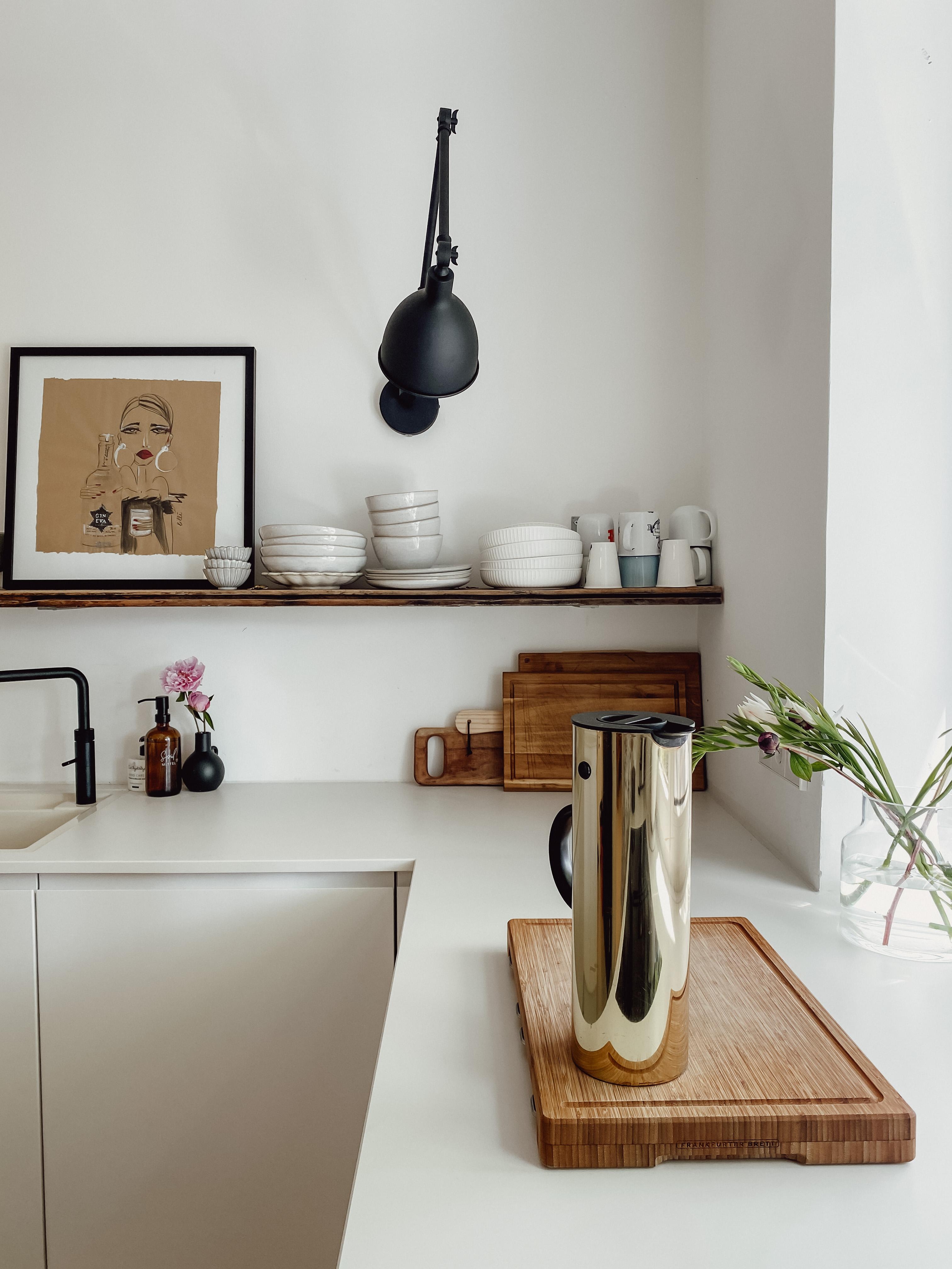 Bisschen Glamour in der Küche ✨

#stelton #gold #kaffee #küche #interior #whitekitchen