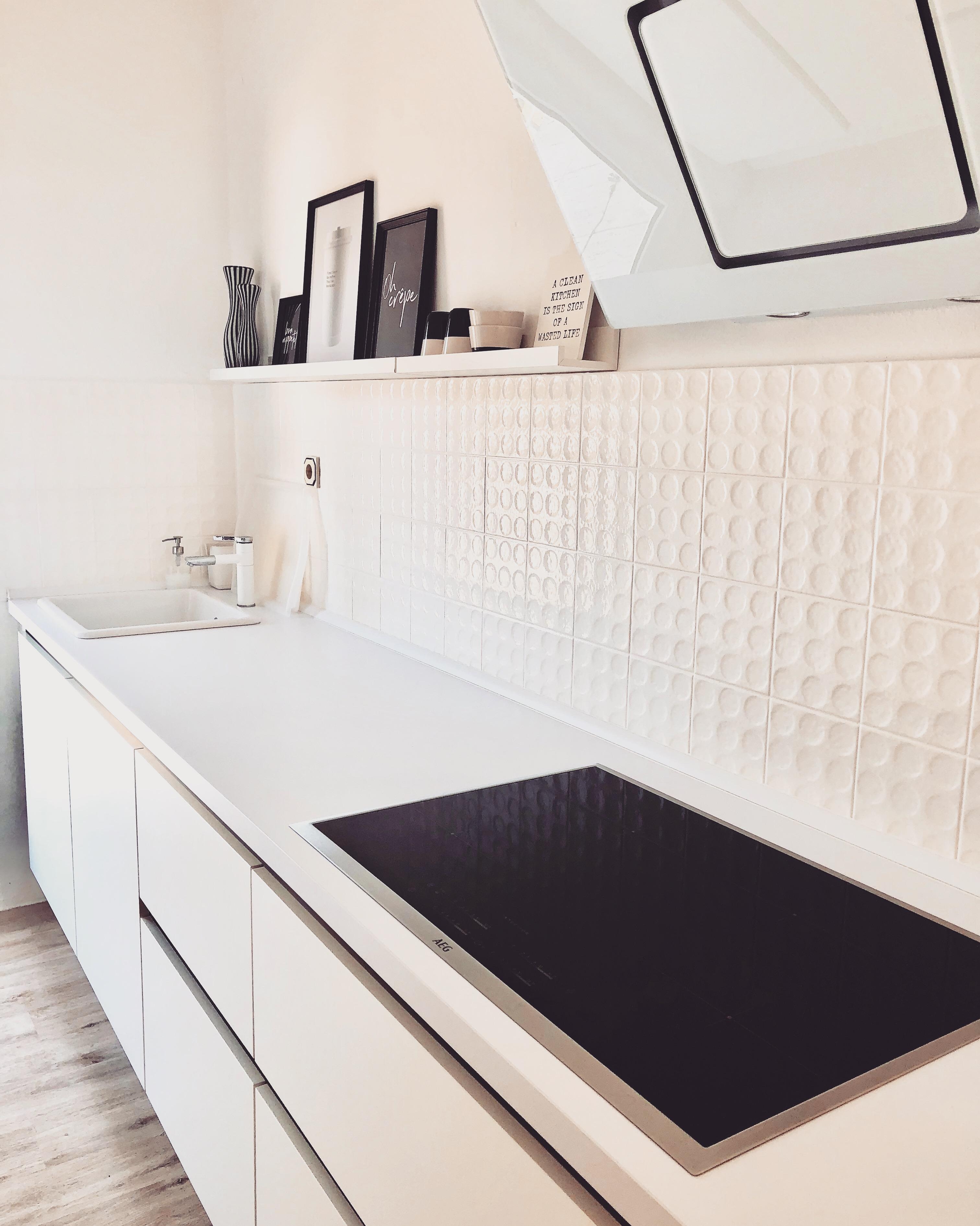 #blackandwhite #modern #scandi 
Meine Küche ist ziemlich clean gehalten und eher modern.