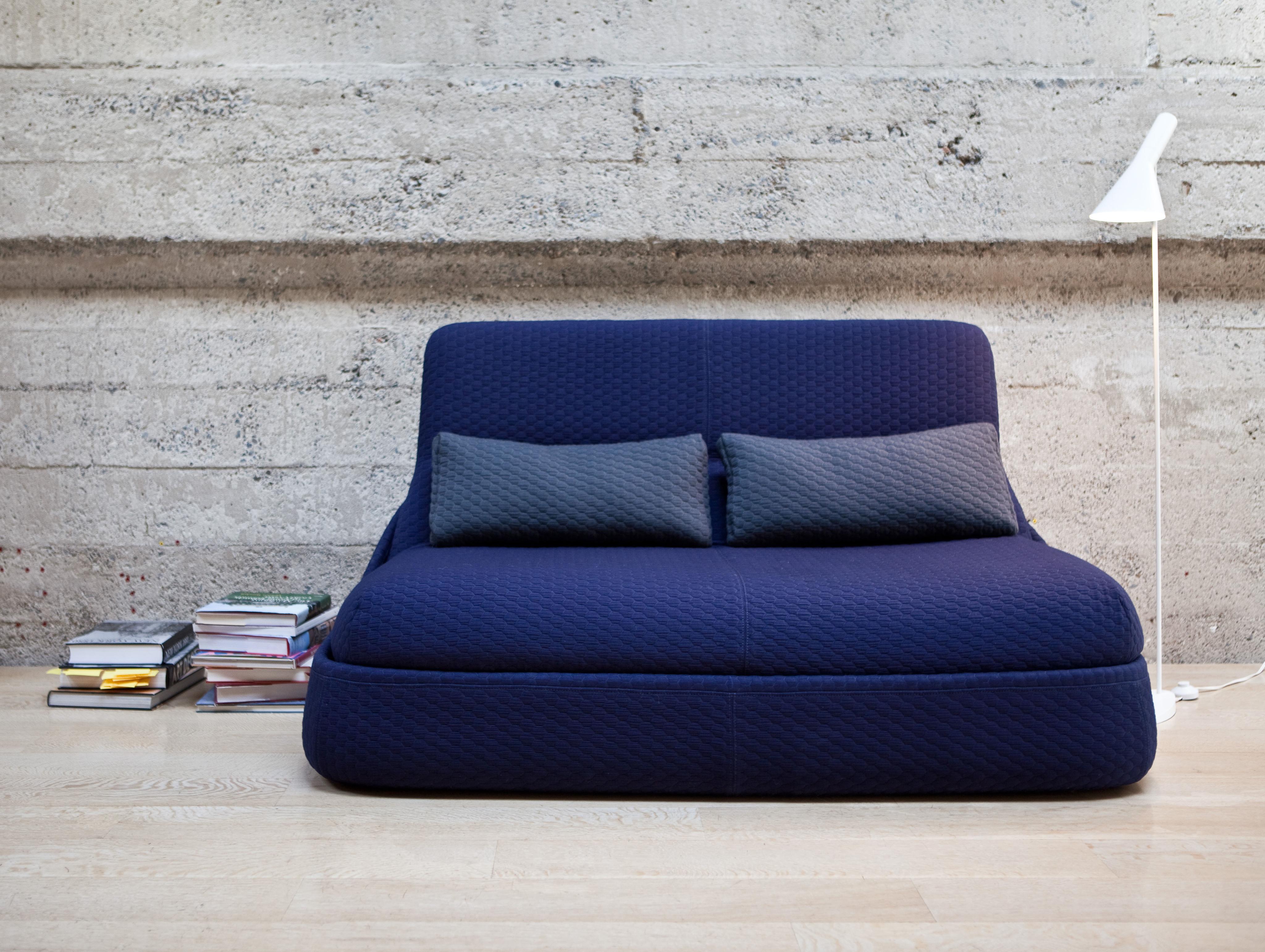 Blaue Stunde #lounge #sofa ©Coalesse