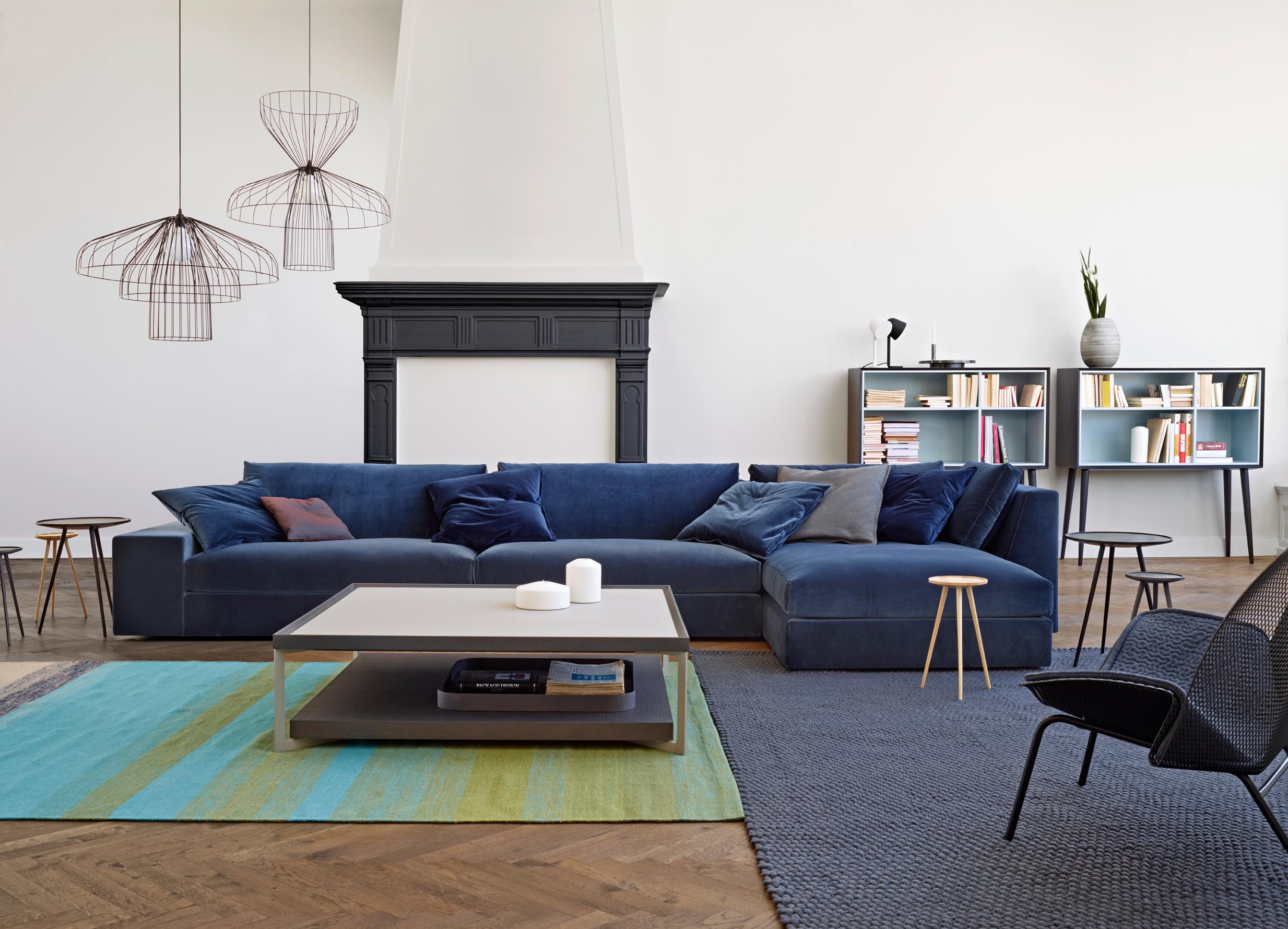 Blaues Designer-Sofa #blauessofa ©Ligne Roset