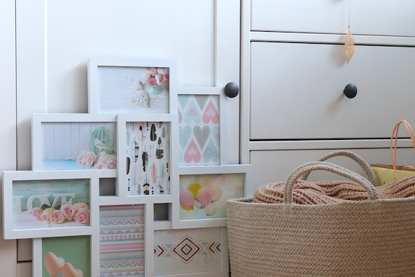 Blick ins #Schlafzimmer: Details verraten das Gesamtkonzept – IKEA, pastellige Töne, viele Körbe und Decken. #sideboard