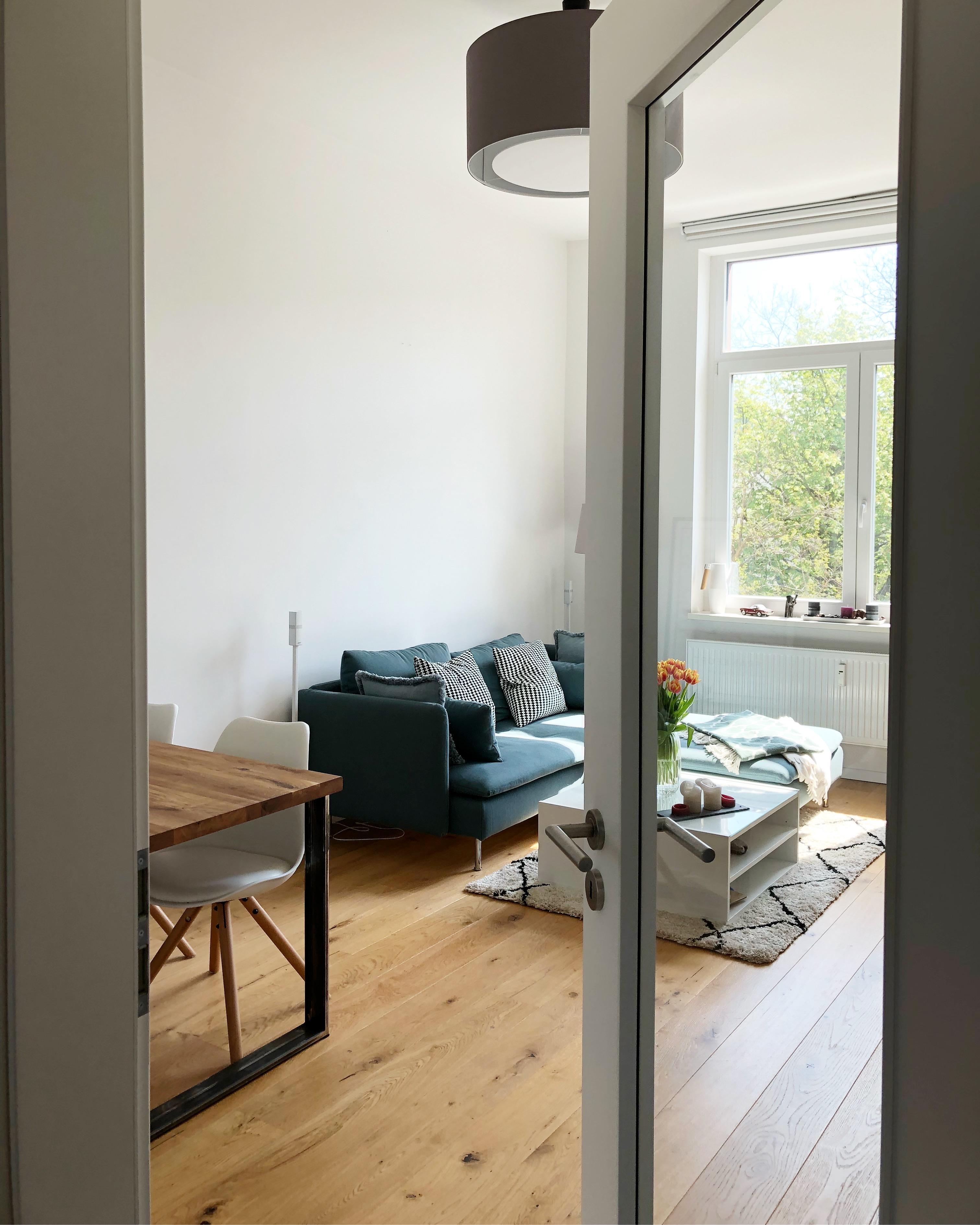 Blick ins Wohnzimmer // #livingroom #textiles #wohnzimmer #skandinavisch #minimalism #whiteliving