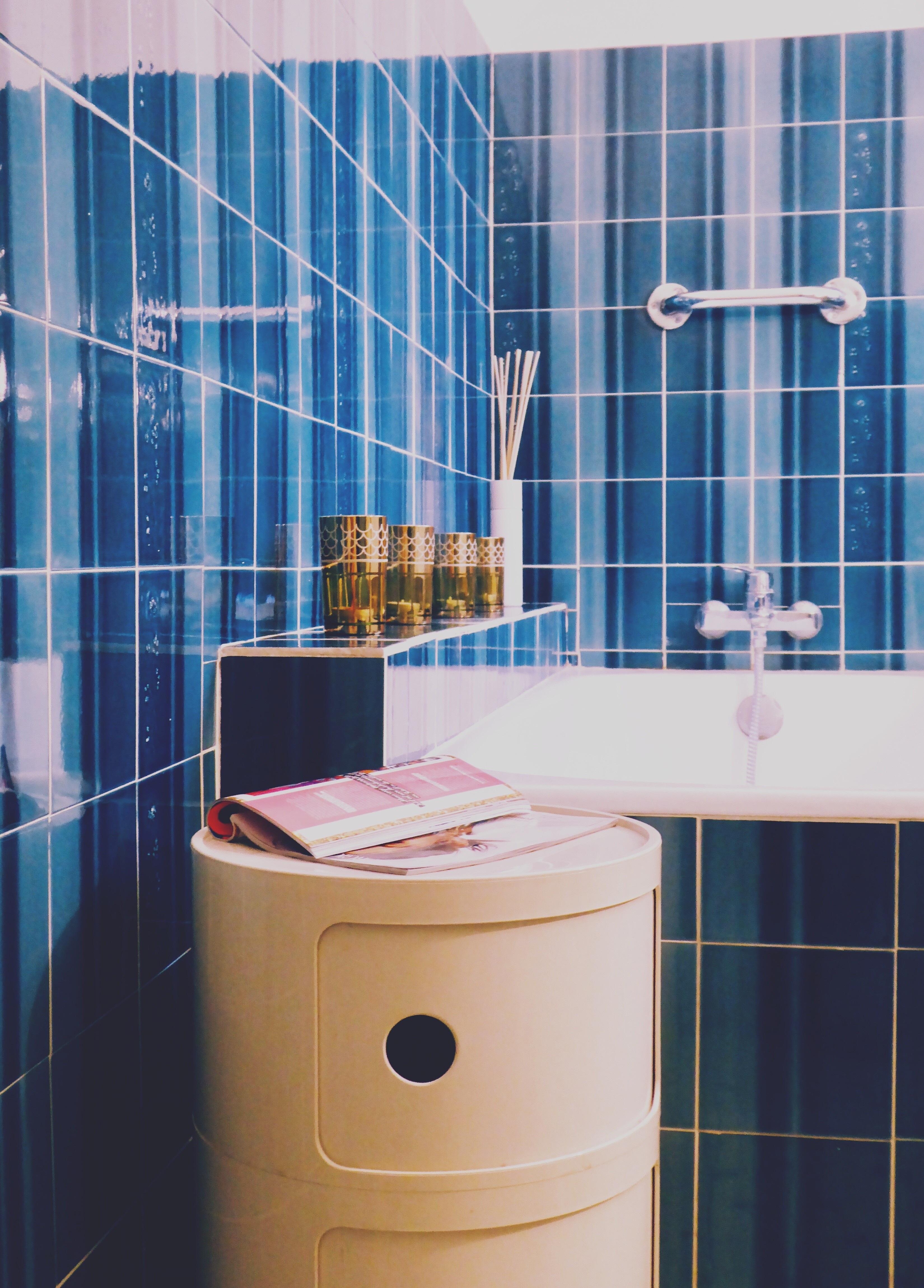 Blue Mood Bathroom
#badezimmerdeko #Vintage #interiorinspo #blau #COUCHstyle #COUCHmagazin