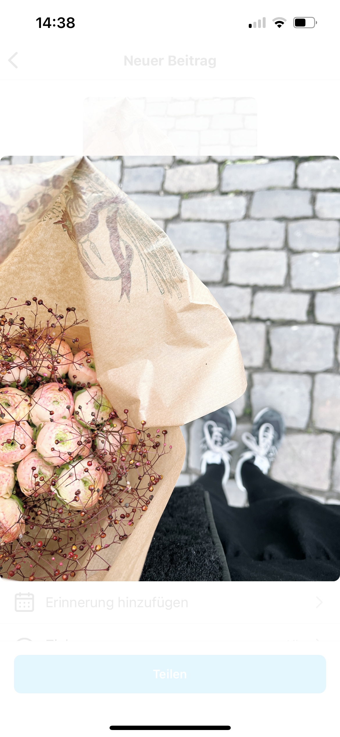 Blumen mag ich sehr und ich kaufe sie am liebsten auf Märkten🤍

#blumen #ranunkeln #frühling #markt
