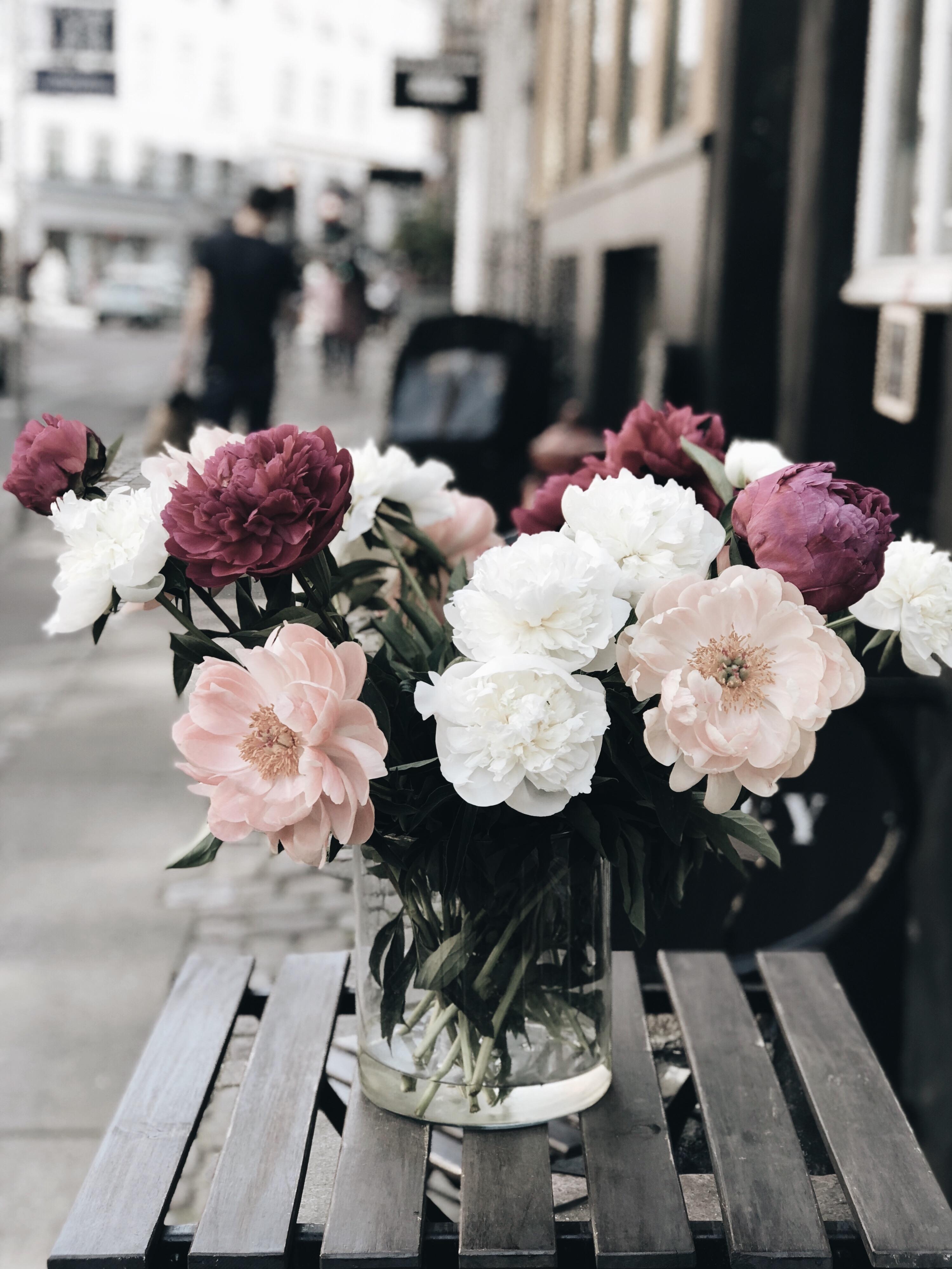 #blumengrüße aus #copenhagen
#flowerlover#flowerlove#bouquet
#peony#denmark#københavn