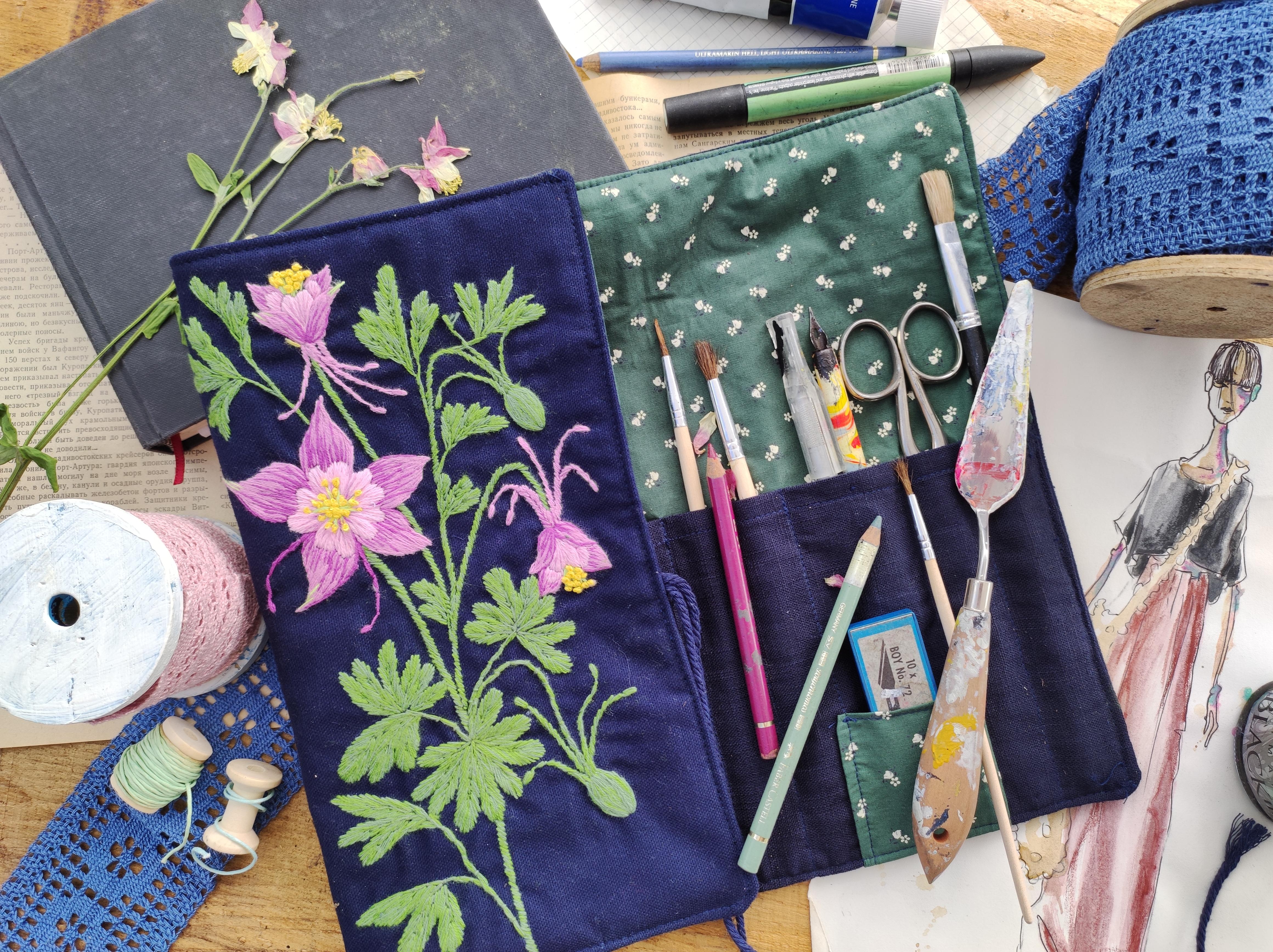 Blumenliebe 🌸 eine Mappe für grosse und kleine Künstler, Akelei #handmade #embroiderylove #blumenliebe #nähliebe 