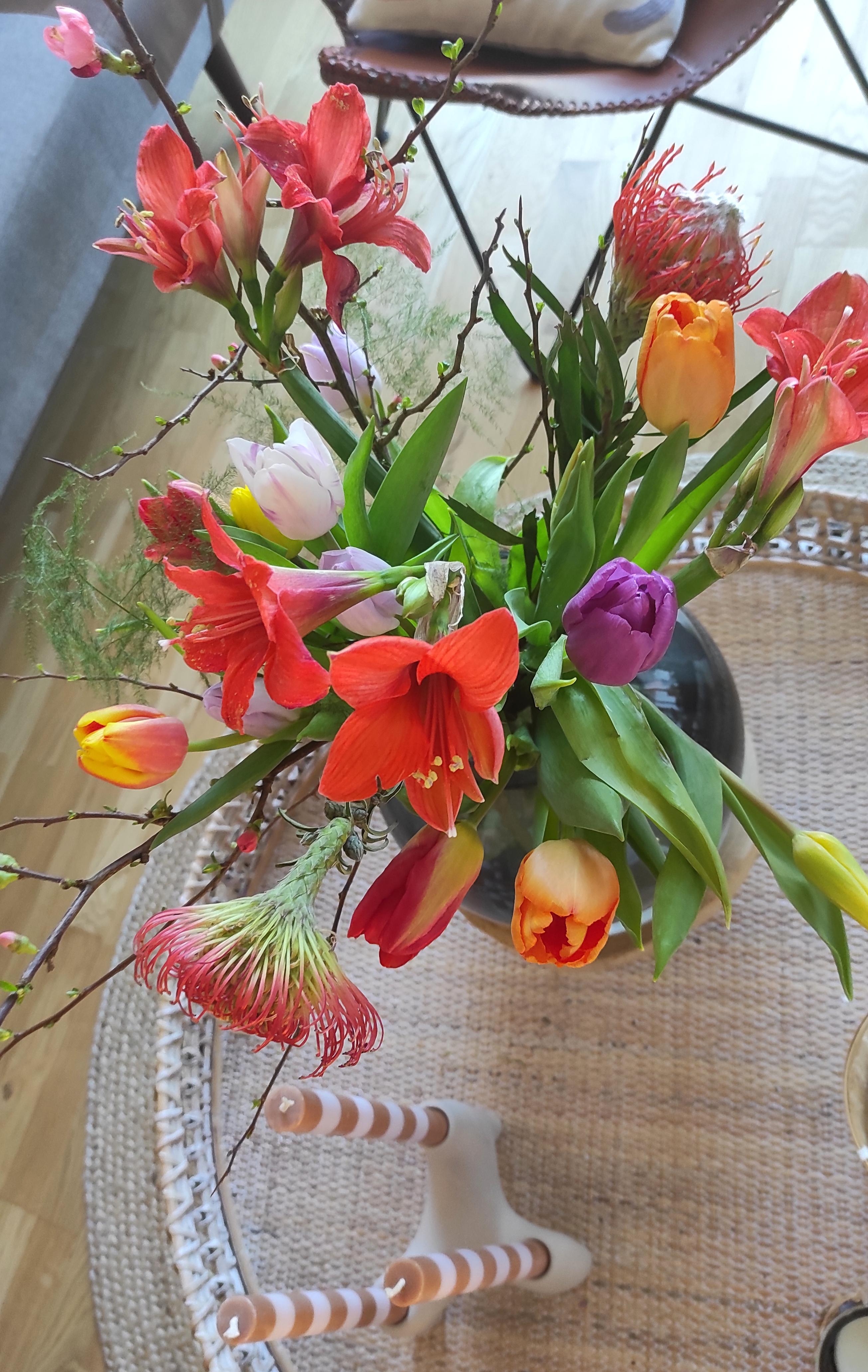 #blumenliebe #flowers #tulpen #fresh #decor #decoration #happy #spring #frühling #sonne #living #home #frühlingsgefühle 