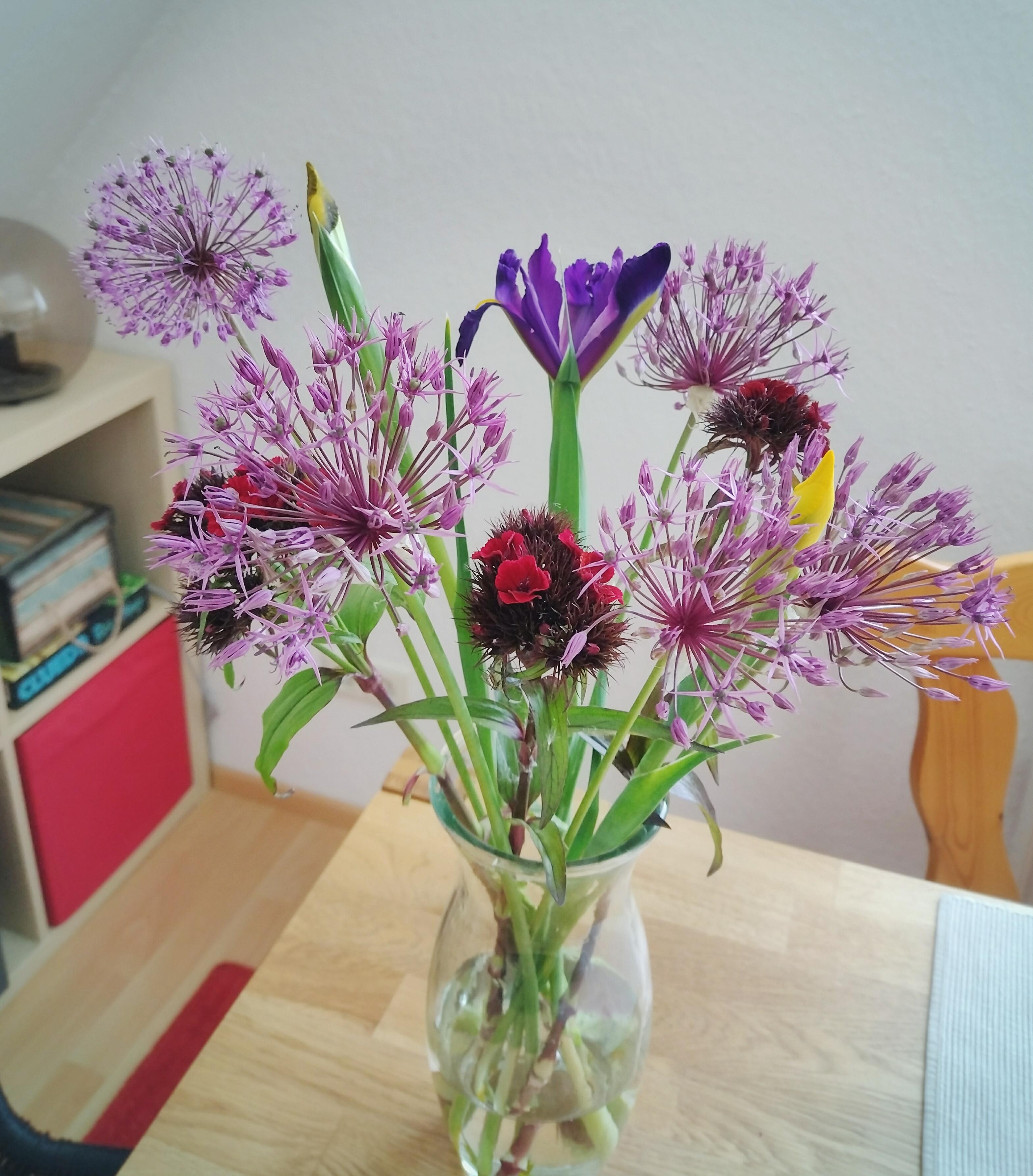 #blumenliebe #frischeblumen #vase