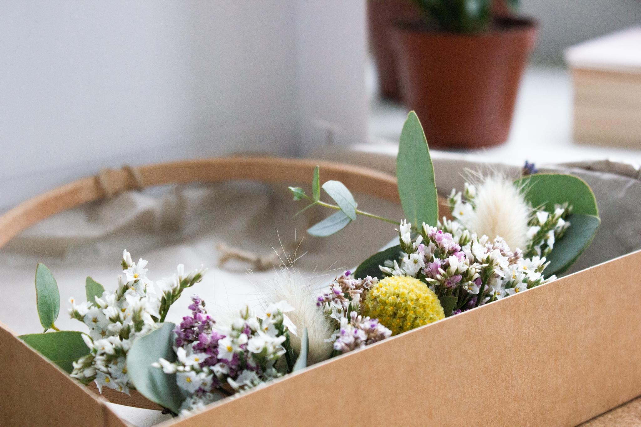 #blumenreifen #interior #handmade #bloominghoops #home #design #flowers #couchliebt