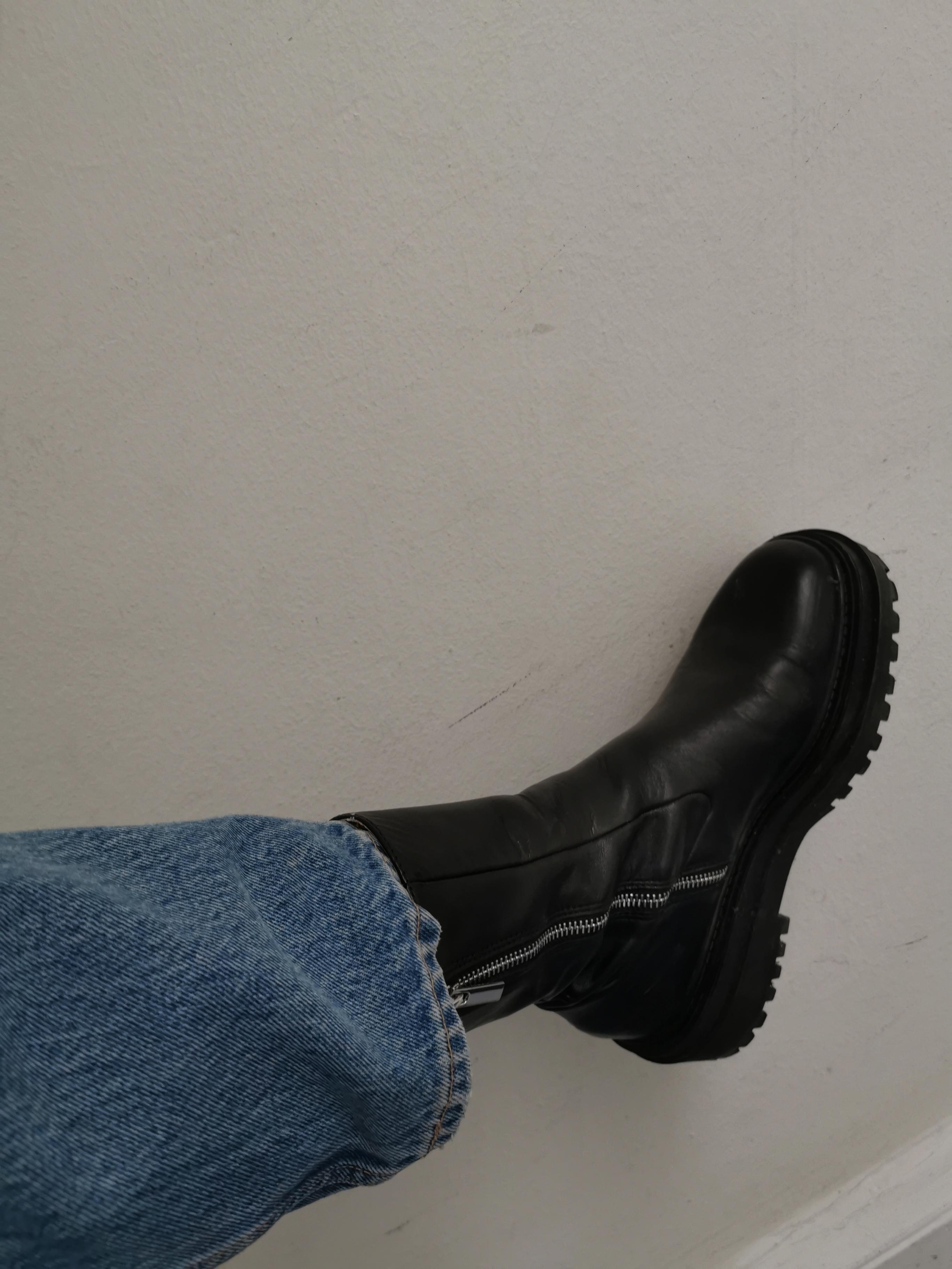 Boots looove 🖤 #herbstlook #boots #chunkyboots #fashion 