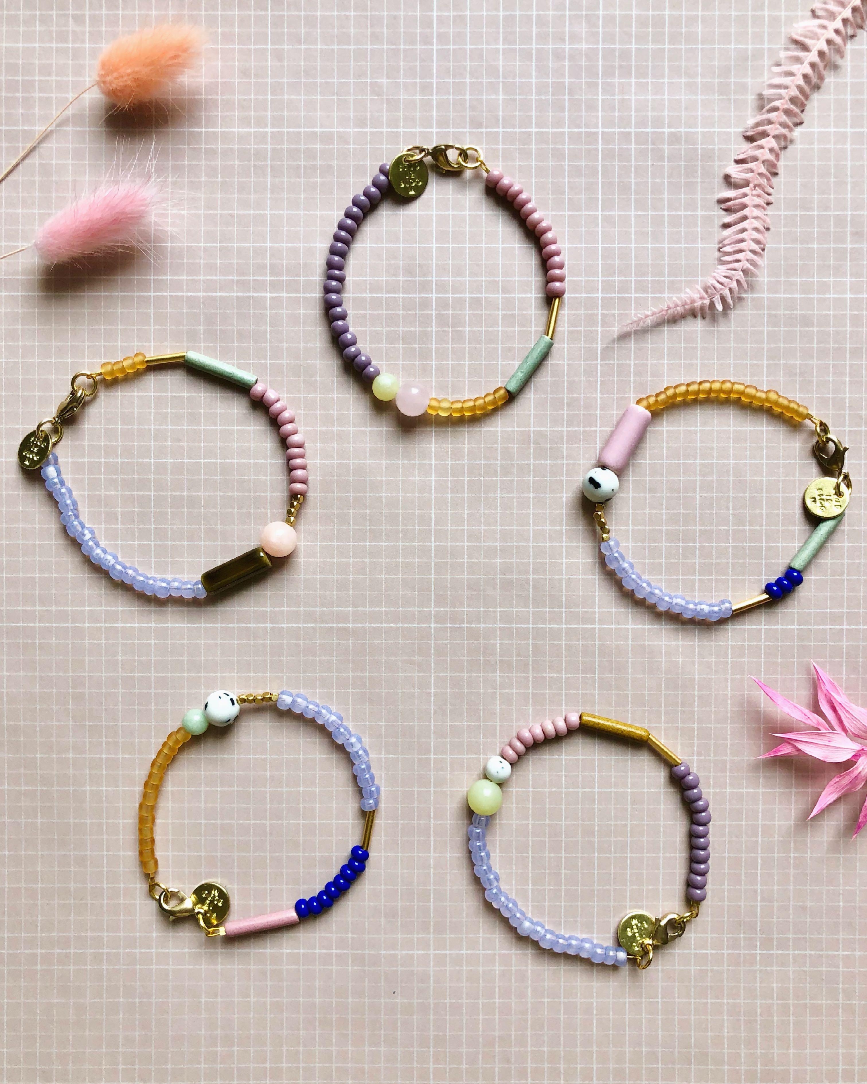 #bracelets #armbänder #friendship #jewelry #handmade #summercolors @Studiobloom_design